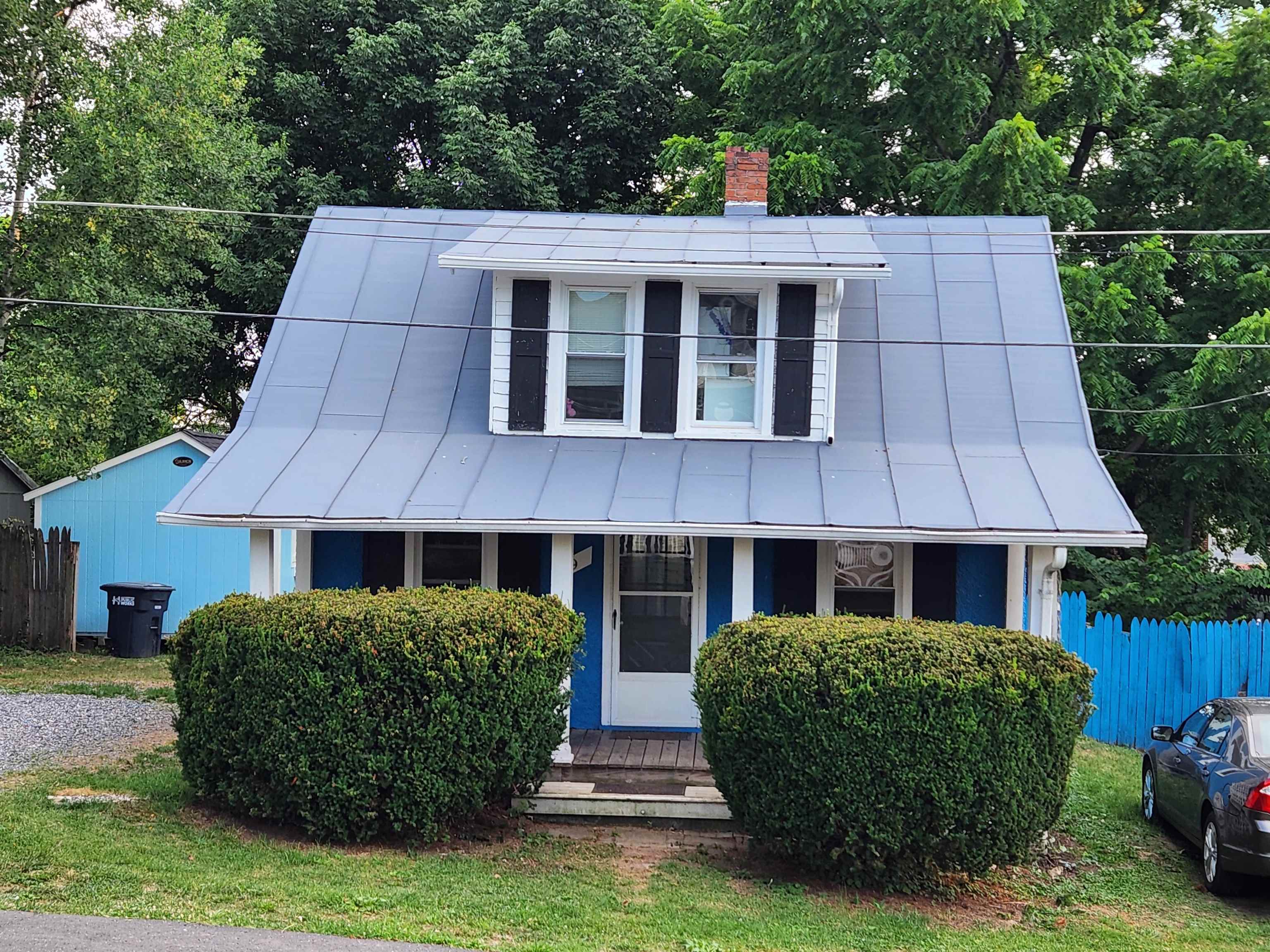 19 W WEAVER AVE, HARRISONBURG, Virginia 22801, 1 Bedroom Bedrooms, ,1 BathroomBathrooms,Residential,SINGLE FAMILY HOME,19 W WEAVER AVE,678681 MLS # 678681