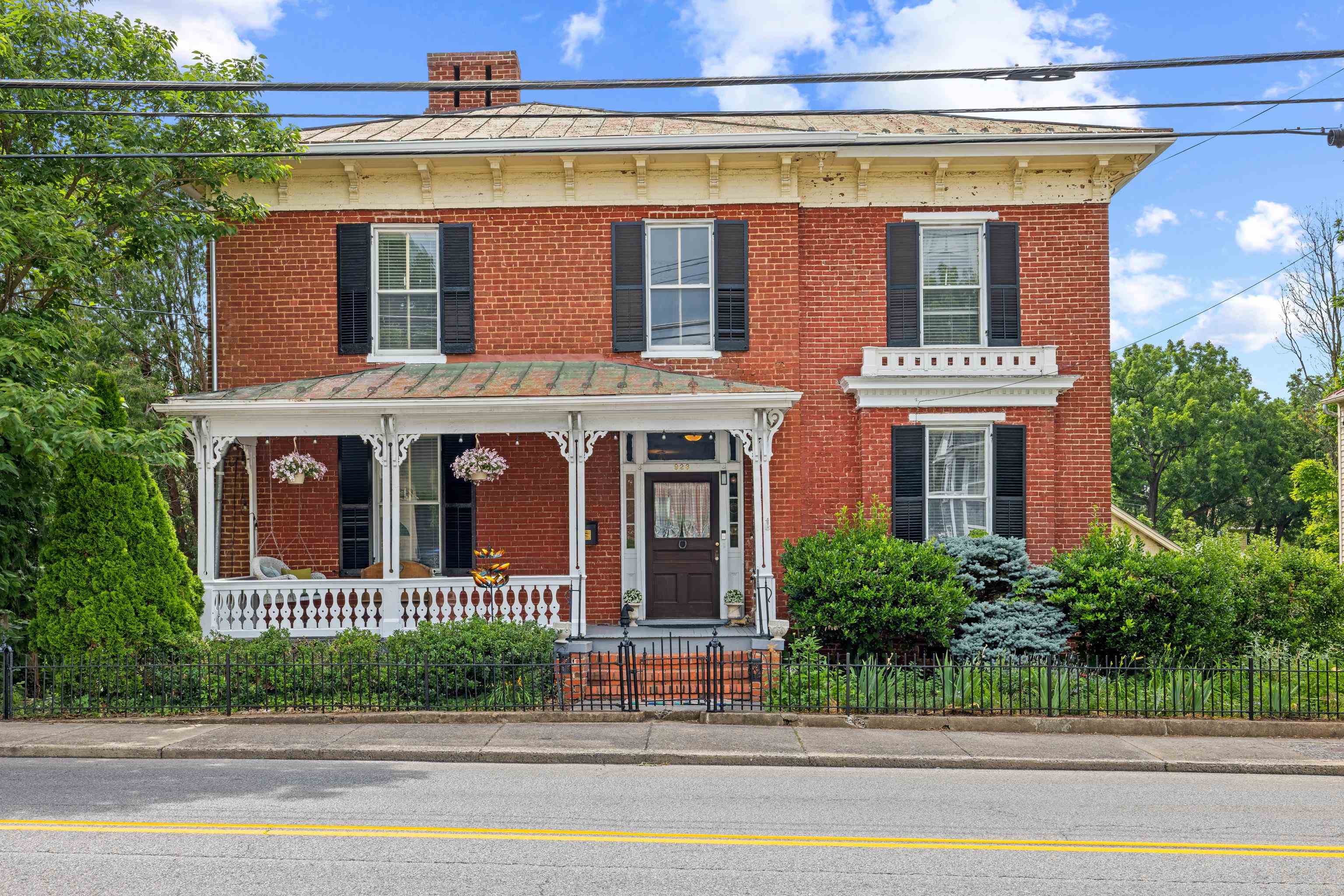 923 N AUGUSTA ST, STAUNTON, Virginia 24401, 5 Bedrooms Bedrooms, ,3 BathroomsBathrooms,Residential,923 N AUGUSTA ST,678683 MLS # 678683 923 N AUGUSTA ST, STAUNTON, Virginia 24401, 5 Bedrooms Bedrooms, ,3 BathroomsBathrooms,Residential,923 N AUGUSTA ST,678683 MLS # 678683