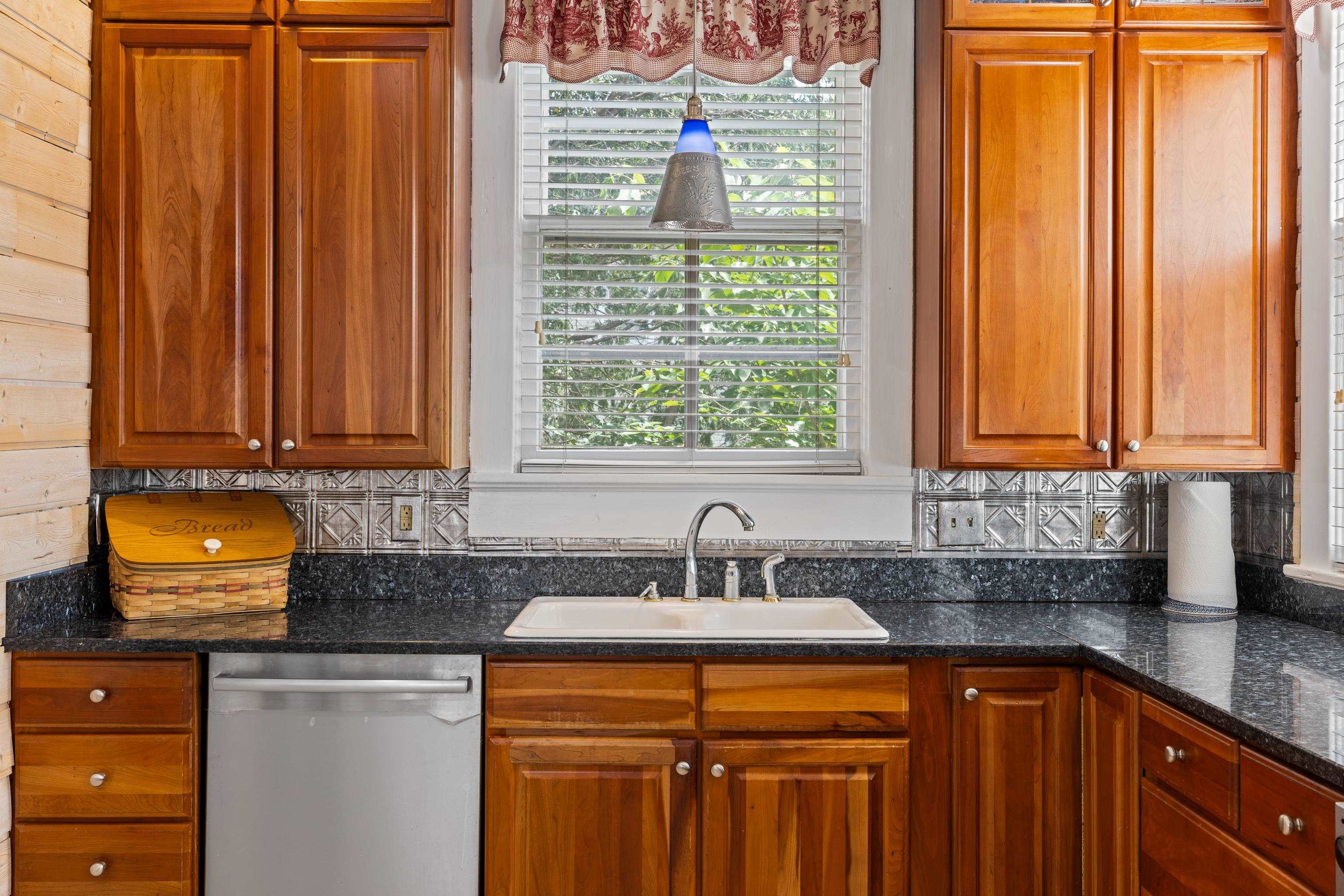 923 N AUGUSTA ST, STAUNTON, Virginia 24401, 5 Bedrooms Bedrooms, ,3 BathroomsBathrooms,Residential,923 N AUGUSTA ST,678683 MLS # 678683 923 N AUGUSTA ST, STAUNTON, Virginia 24401, 5 Bedrooms Bedrooms, ,3 BathroomsBathrooms,Residential,923 N AUGUSTA ST,678683 MLS # 678683