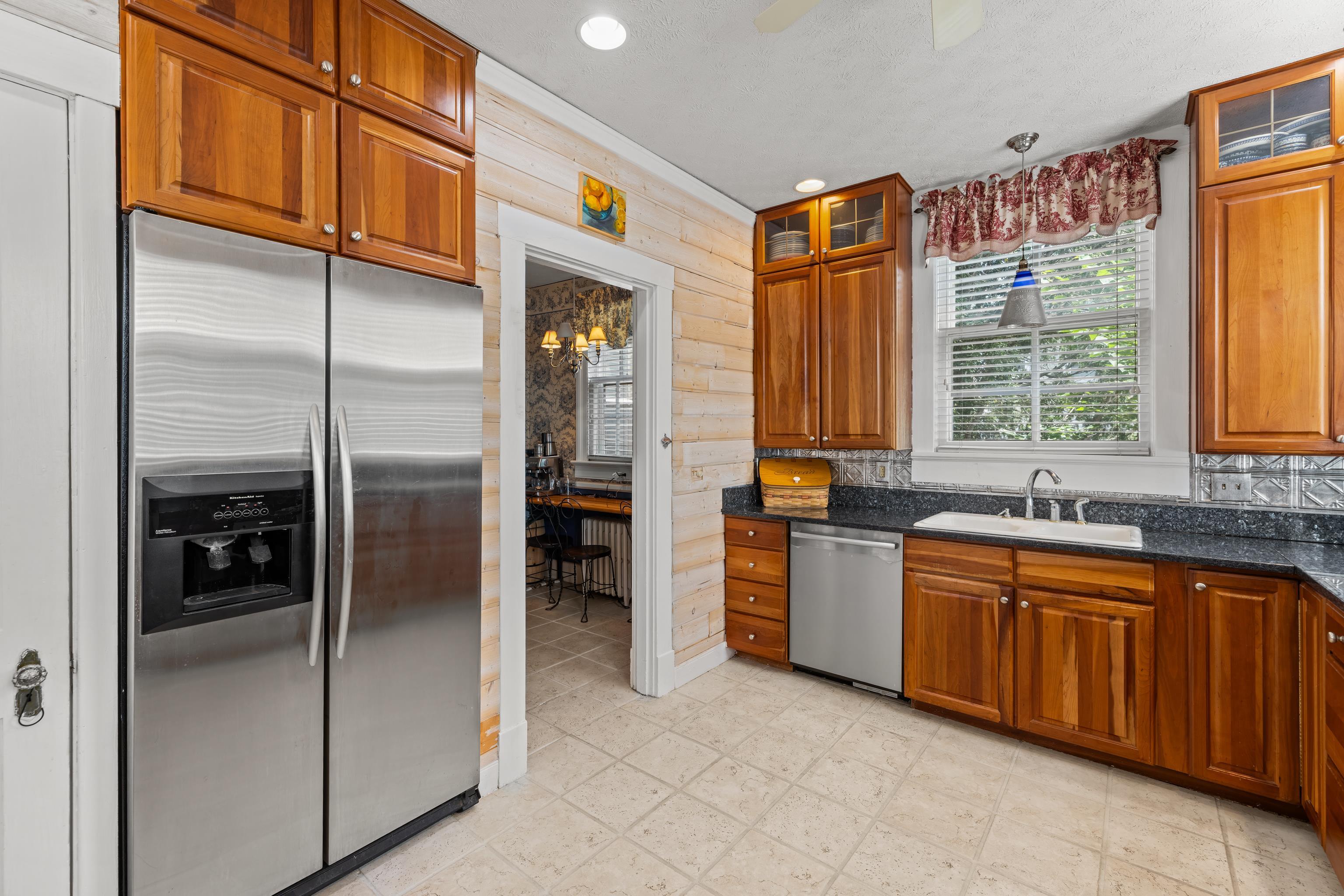 923 N AUGUSTA ST, STAUNTON, Virginia 24401, 5 Bedrooms Bedrooms, ,3 BathroomsBathrooms,Residential,923 N AUGUSTA ST,678683 MLS # 678683 923 N AUGUSTA ST, STAUNTON, Virginia 24401, 5 Bedrooms Bedrooms, ,3 BathroomsBathrooms,Residential,923 N AUGUSTA ST,678683 MLS # 678683