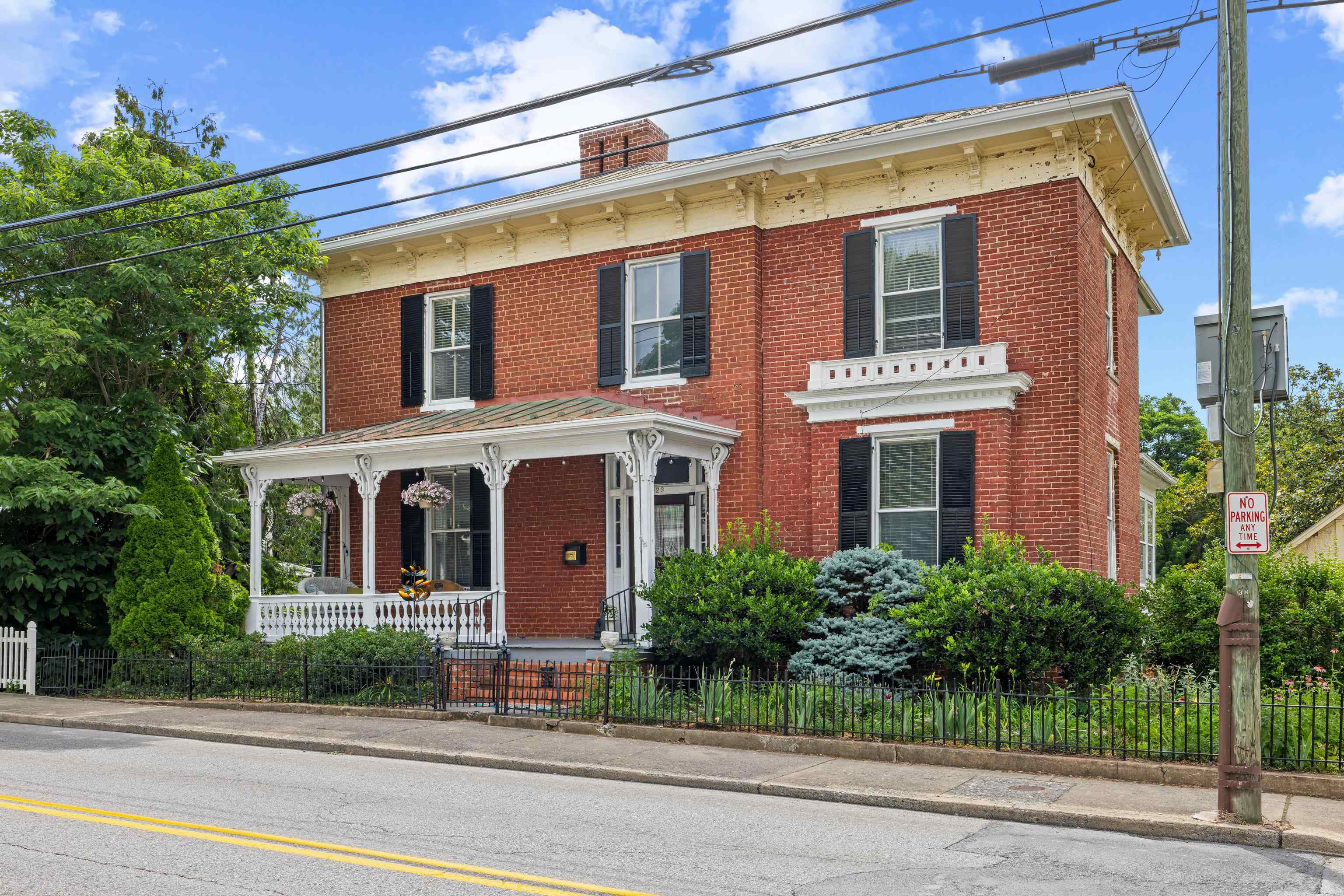 923 N AUGUSTA ST, STAUNTON, Virginia 24401, 5 Bedrooms Bedrooms, ,3 BathroomsBathrooms,Residential,923 N AUGUSTA ST,678683 MLS # 678683 923 N AUGUSTA ST, STAUNTON, Virginia 24401, 5 Bedrooms Bedrooms, ,3 BathroomsBathrooms,Residential,923 N AUGUSTA ST,678683 MLS # 678683