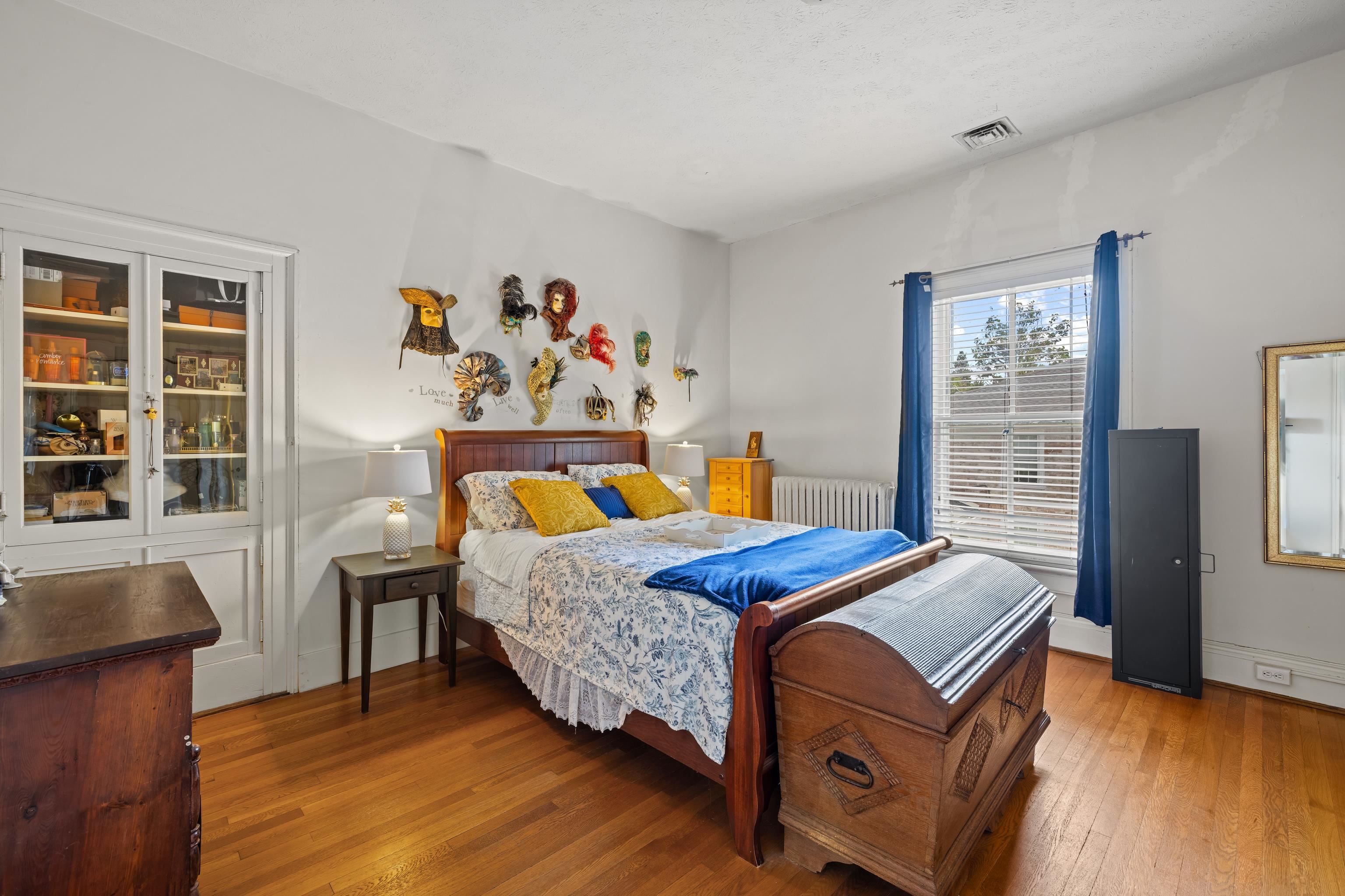 923 N AUGUSTA ST, STAUNTON, Virginia 24401, 5 Bedrooms Bedrooms, ,3 BathroomsBathrooms,Residential,923 N AUGUSTA ST,678683 MLS # 678683 923 N AUGUSTA ST, STAUNTON, Virginia 24401, 5 Bedrooms Bedrooms, ,3 BathroomsBathrooms,Residential,923 N AUGUSTA ST,678683 MLS # 678683