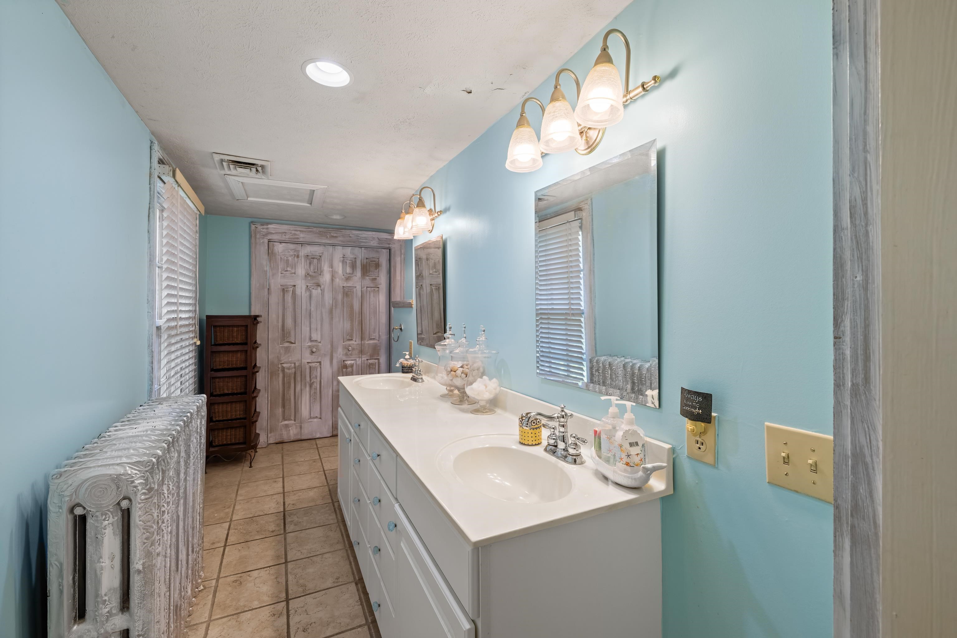 923 N AUGUSTA ST, STAUNTON, Virginia 24401, 5 Bedrooms Bedrooms, ,3 BathroomsBathrooms,Residential,923 N AUGUSTA ST,678683 MLS # 678683 923 N AUGUSTA ST, STAUNTON, Virginia 24401, 5 Bedrooms Bedrooms, ,3 BathroomsBathrooms,Residential,923 N AUGUSTA ST,678683 MLS # 678683