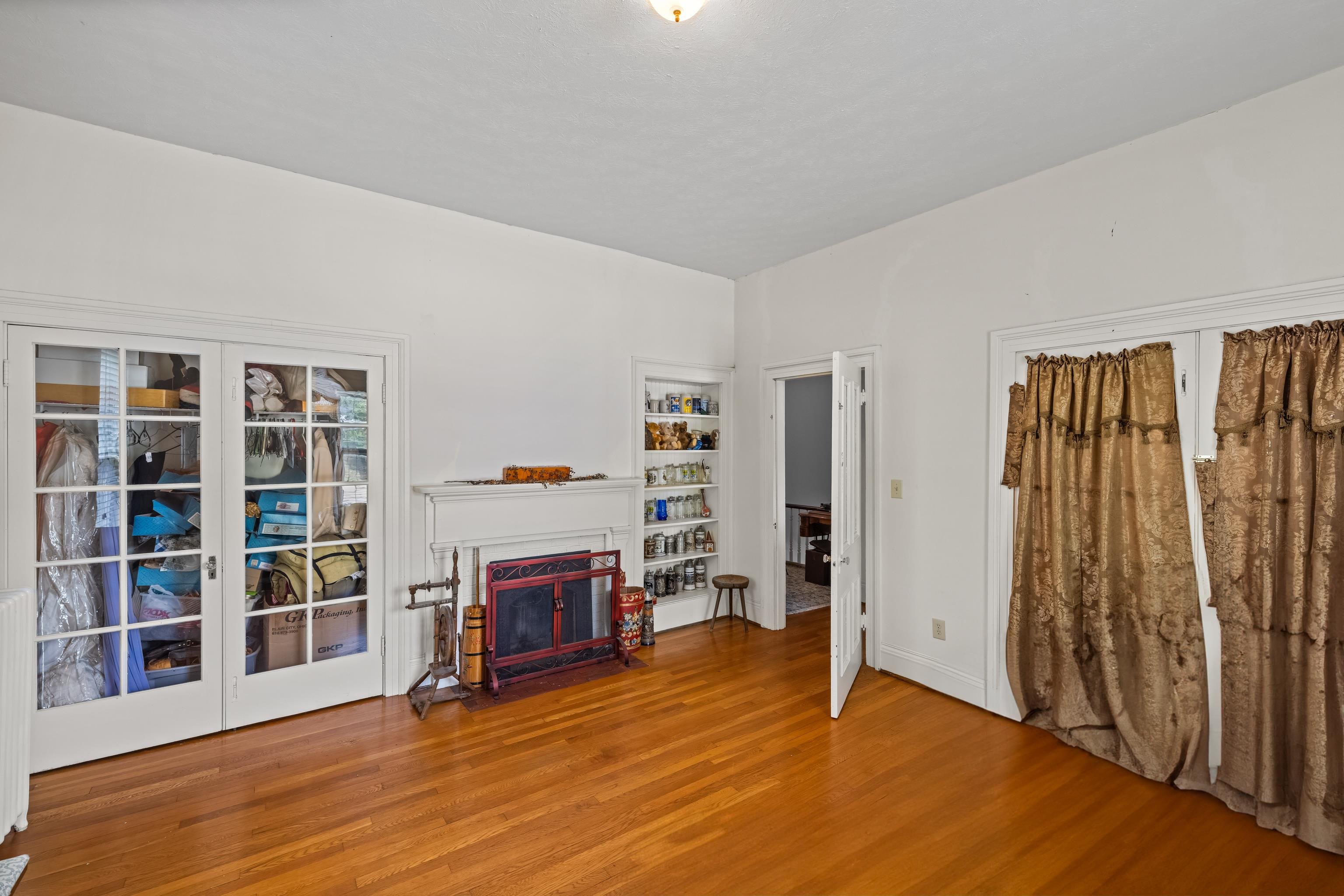 923 N AUGUSTA ST, STAUNTON, Virginia 24401, 5 Bedrooms Bedrooms, ,3 BathroomsBathrooms,Residential,923 N AUGUSTA ST,678683 MLS # 678683 923 N AUGUSTA ST, STAUNTON, Virginia 24401, 5 Bedrooms Bedrooms, ,3 BathroomsBathrooms,Residential,923 N AUGUSTA ST,678683 MLS # 678683