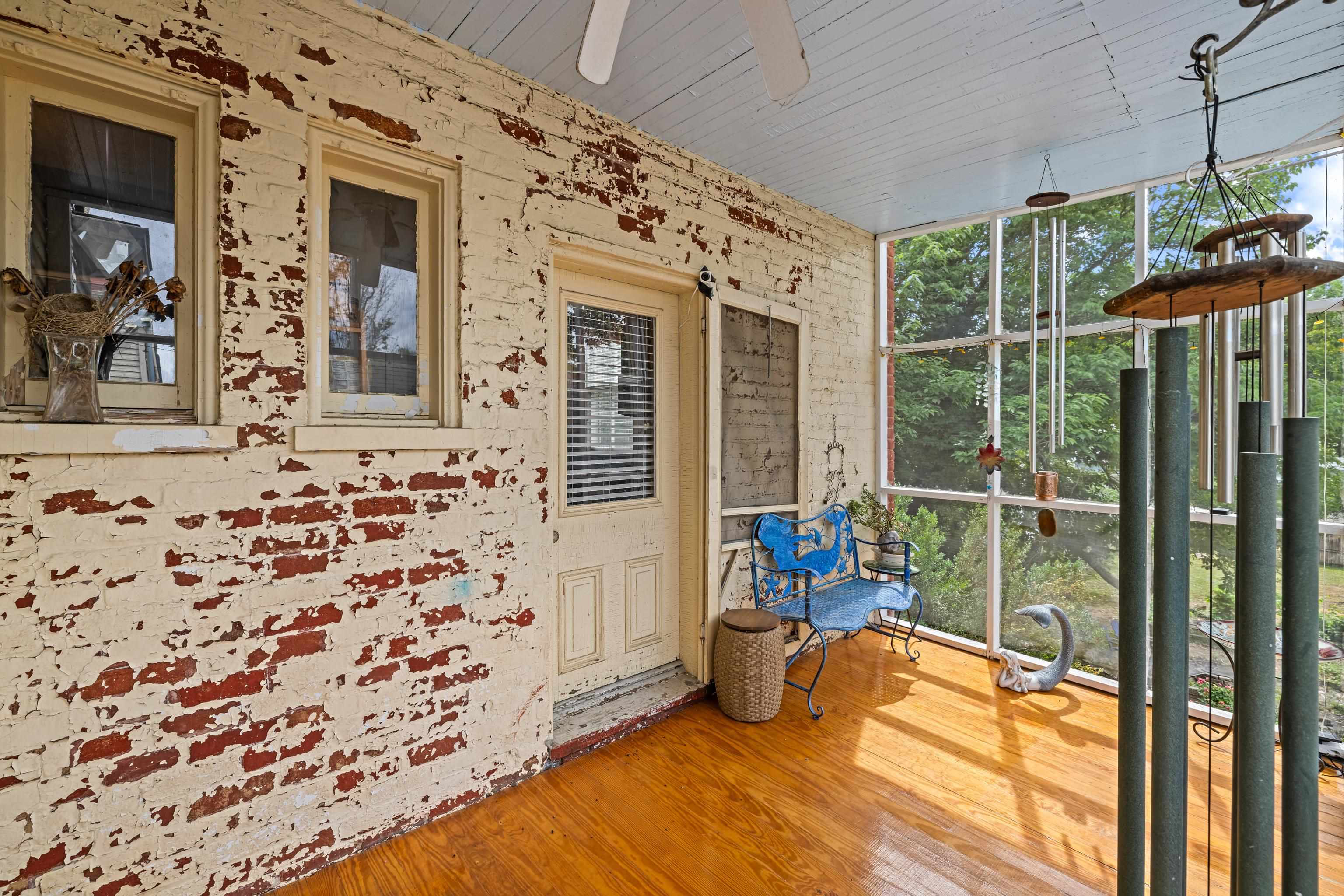 923 N AUGUSTA ST, STAUNTON, Virginia 24401, 5 Bedrooms Bedrooms, ,3 BathroomsBathrooms,Residential,923 N AUGUSTA ST,678683 MLS # 678683 923 N AUGUSTA ST, STAUNTON, Virginia 24401, 5 Bedrooms Bedrooms, ,3 BathroomsBathrooms,Residential,923 N AUGUSTA ST,678683 MLS # 678683