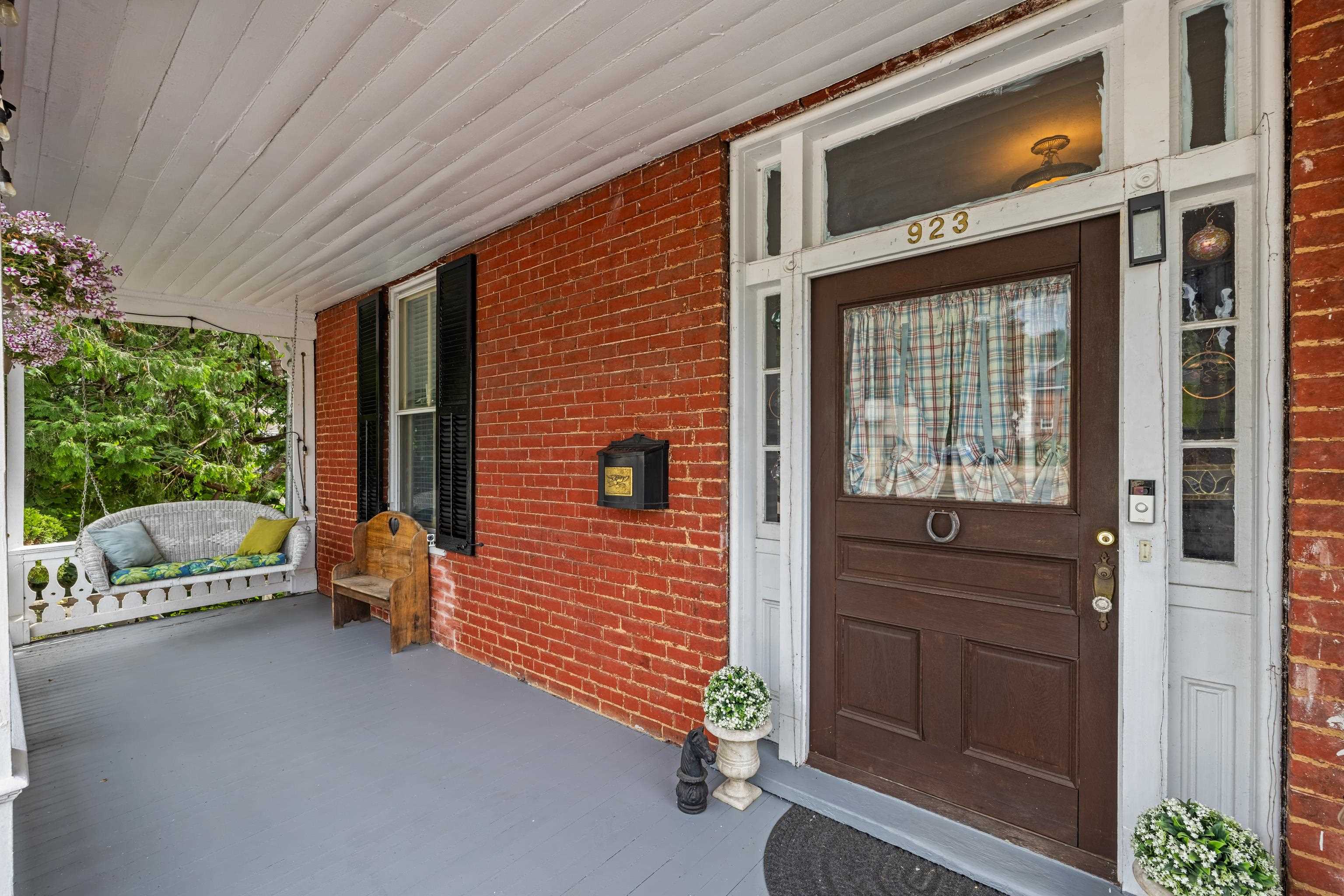 923 N AUGUSTA ST, STAUNTON, Virginia 24401, 5 Bedrooms Bedrooms, ,3 BathroomsBathrooms,Residential,923 N AUGUSTA ST,678683 MLS # 678683 923 N AUGUSTA ST, STAUNTON, Virginia 24401, 5 Bedrooms Bedrooms, ,3 BathroomsBathrooms,Residential,923 N AUGUSTA ST,678683 MLS # 678683