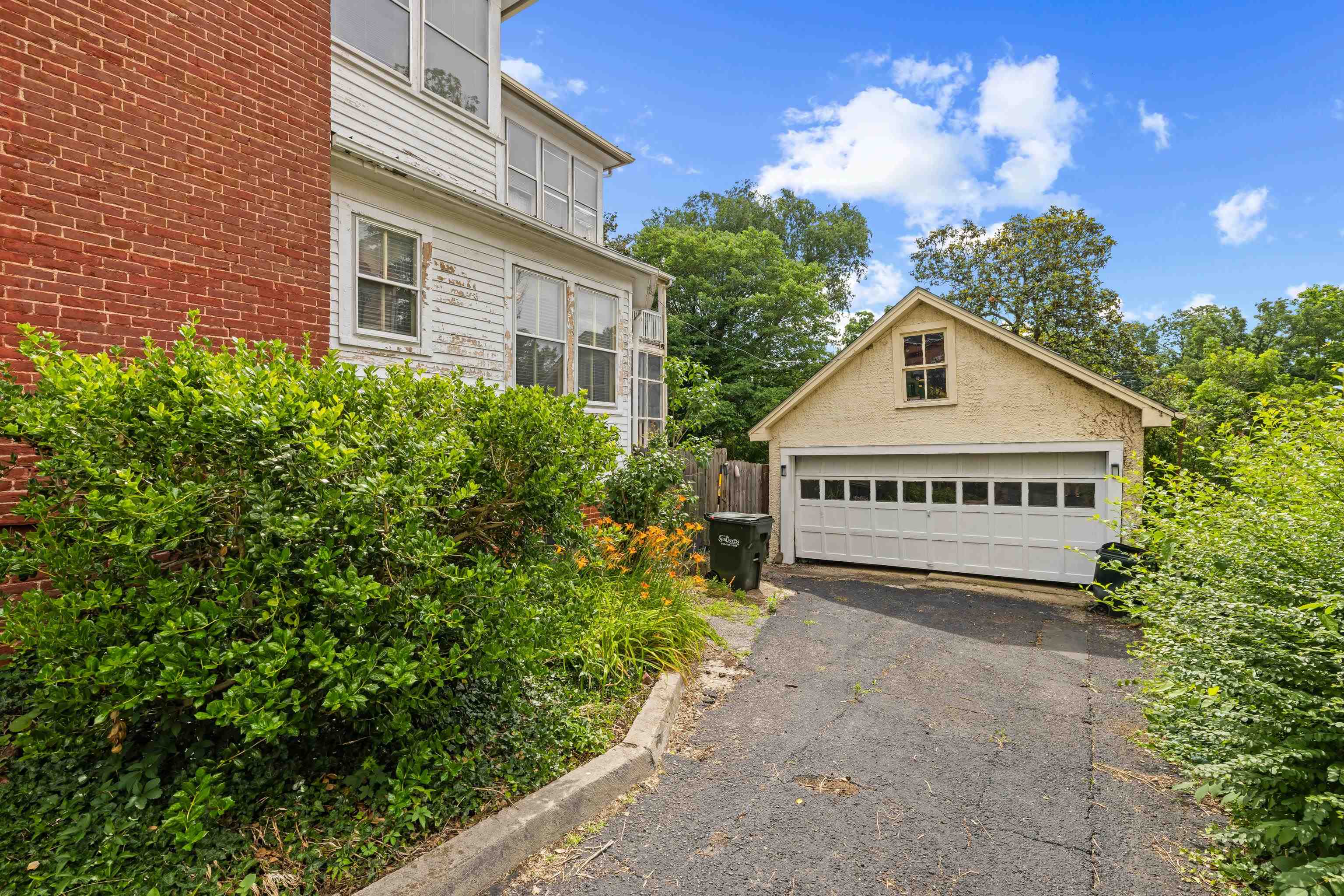 923 N AUGUSTA ST, STAUNTON, Virginia 24401, 5 Bedrooms Bedrooms, ,3 BathroomsBathrooms,Residential,923 N AUGUSTA ST,678683 MLS # 678683 923 N AUGUSTA ST, STAUNTON, Virginia 24401, 5 Bedrooms Bedrooms, ,3 BathroomsBathrooms,Residential,923 N AUGUSTA ST,678683 MLS # 678683