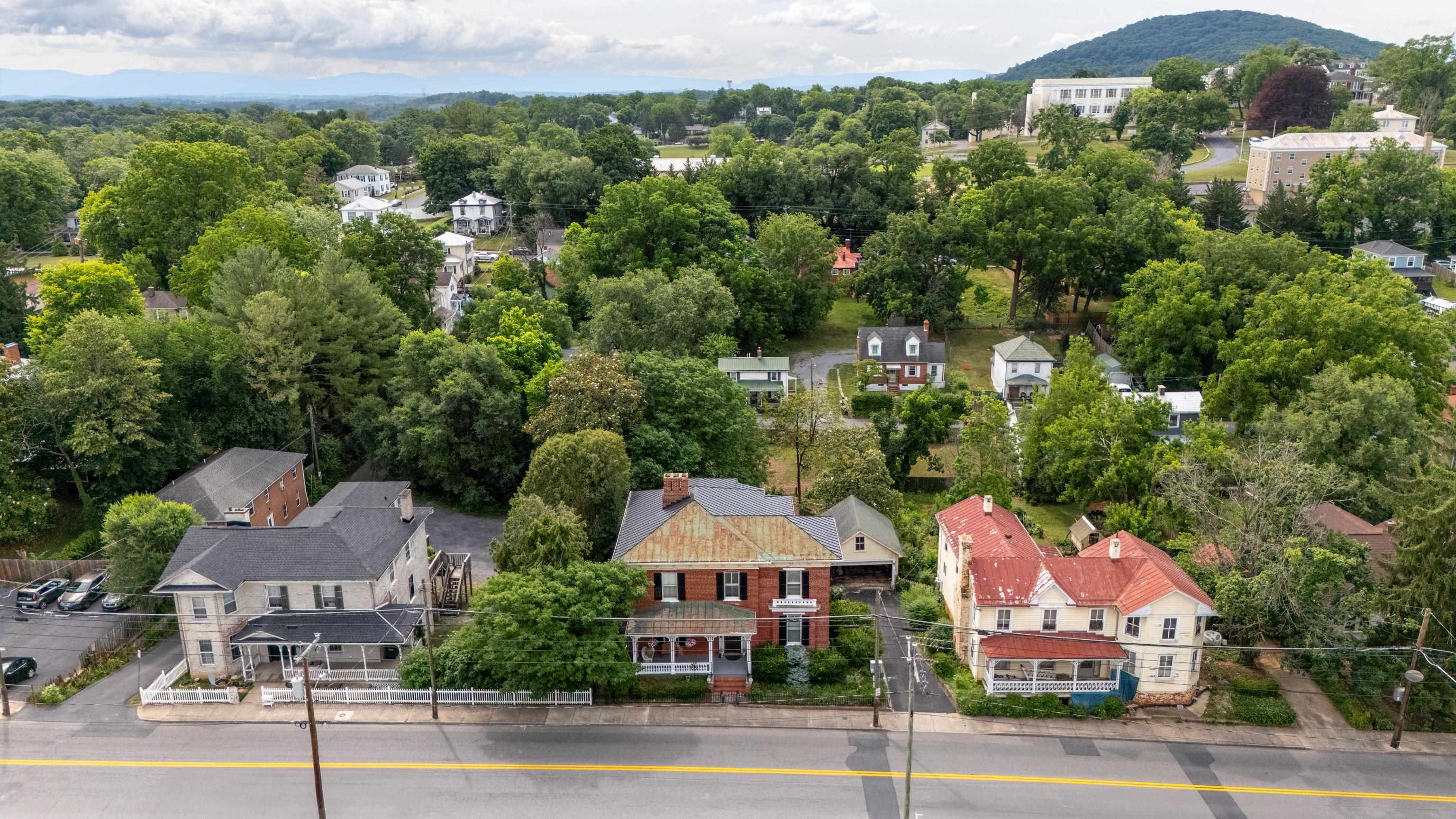 923 N AUGUSTA ST, STAUNTON, Virginia 24401, 5 Bedrooms Bedrooms, ,3 BathroomsBathrooms,Residential,923 N AUGUSTA ST,678683 MLS # 678683 923 N AUGUSTA ST, STAUNTON, Virginia 24401, 5 Bedrooms Bedrooms, ,3 BathroomsBathrooms,Residential,923 N AUGUSTA ST,678683 MLS # 678683