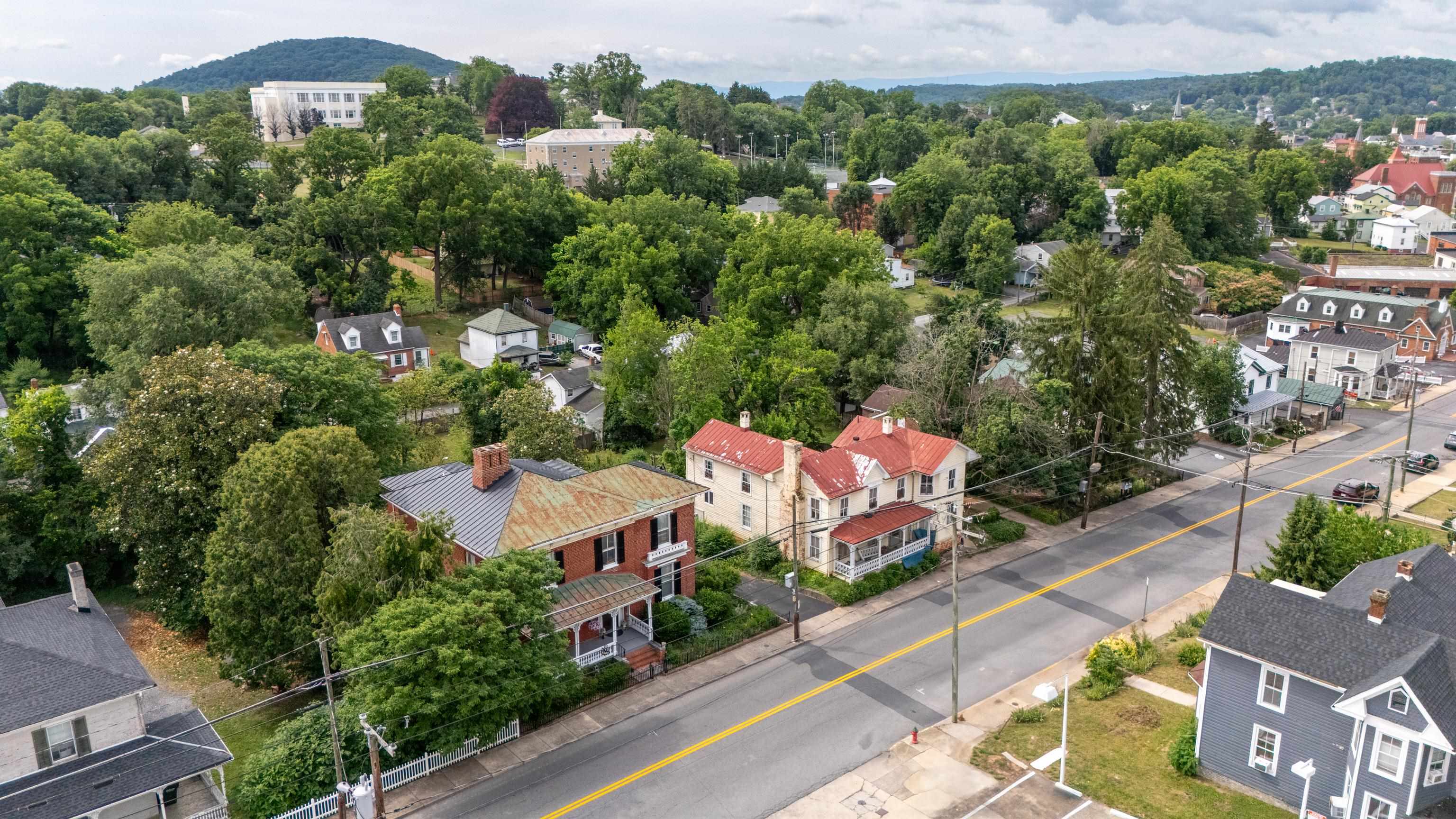 923 N AUGUSTA ST, STAUNTON, Virginia 24401, 5 Bedrooms Bedrooms, ,3 BathroomsBathrooms,Residential,923 N AUGUSTA ST,678683 MLS # 678683 923 N AUGUSTA ST, STAUNTON, Virginia 24401, 5 Bedrooms Bedrooms, ,3 BathroomsBathrooms,Residential,923 N AUGUSTA ST,678683 MLS # 678683