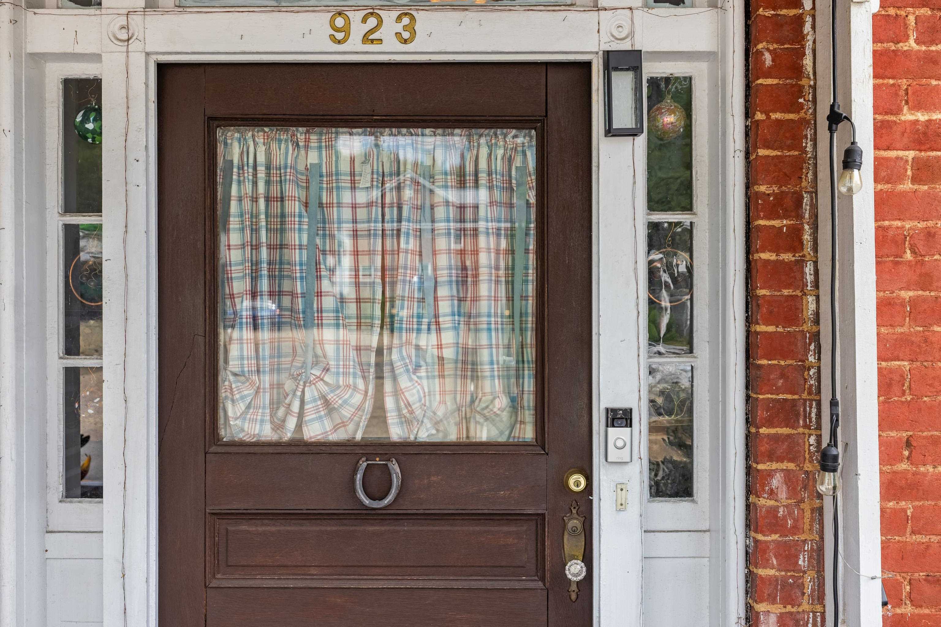 923 N AUGUSTA ST, STAUNTON, Virginia 24401, 5 Bedrooms Bedrooms, ,3 BathroomsBathrooms,Residential,923 N AUGUSTA ST,678683 MLS # 678683 923 N AUGUSTA ST, STAUNTON, Virginia 24401, 5 Bedrooms Bedrooms, ,3 BathroomsBathrooms,Residential,923 N AUGUSTA ST,678683 MLS # 678683