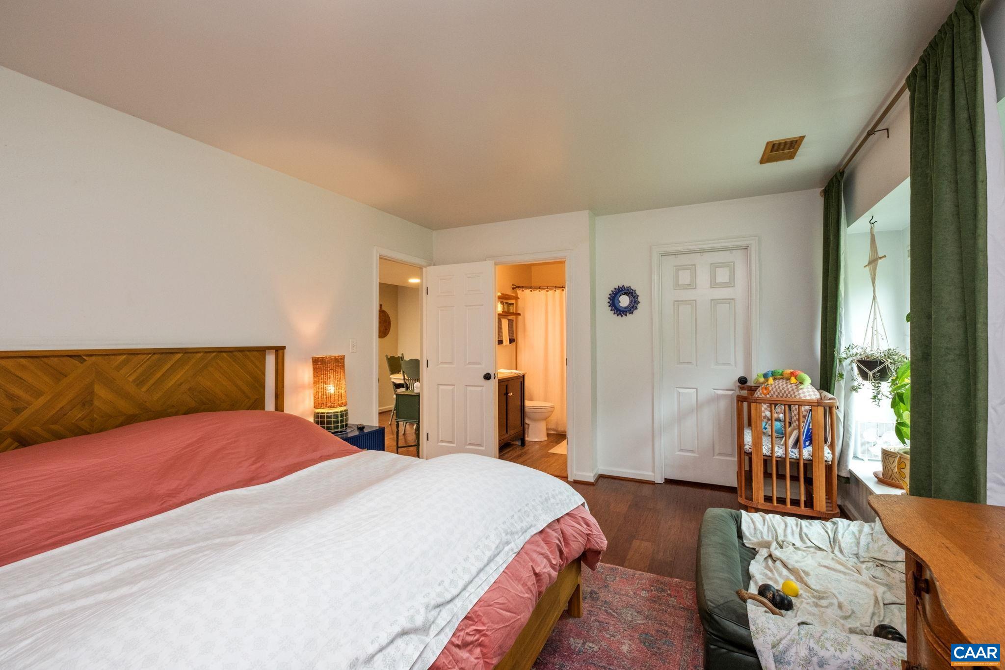1067 HIGHLAND DR, CHARLOTTESVILLE, Virginia 22901, 3 Bedrooms Bedrooms, ,2 BathroomsBathrooms,Residential,1067 HIGHLAND DR,678687 MLS # 678687 1067 HIGHLAND DR, CHARLOTTESVILLE, Virginia 22901, 3 Bedrooms Bedrooms, ,2 BathroomsBathrooms,Residential,1067 HIGHLAND DR,678687 MLS # 678687