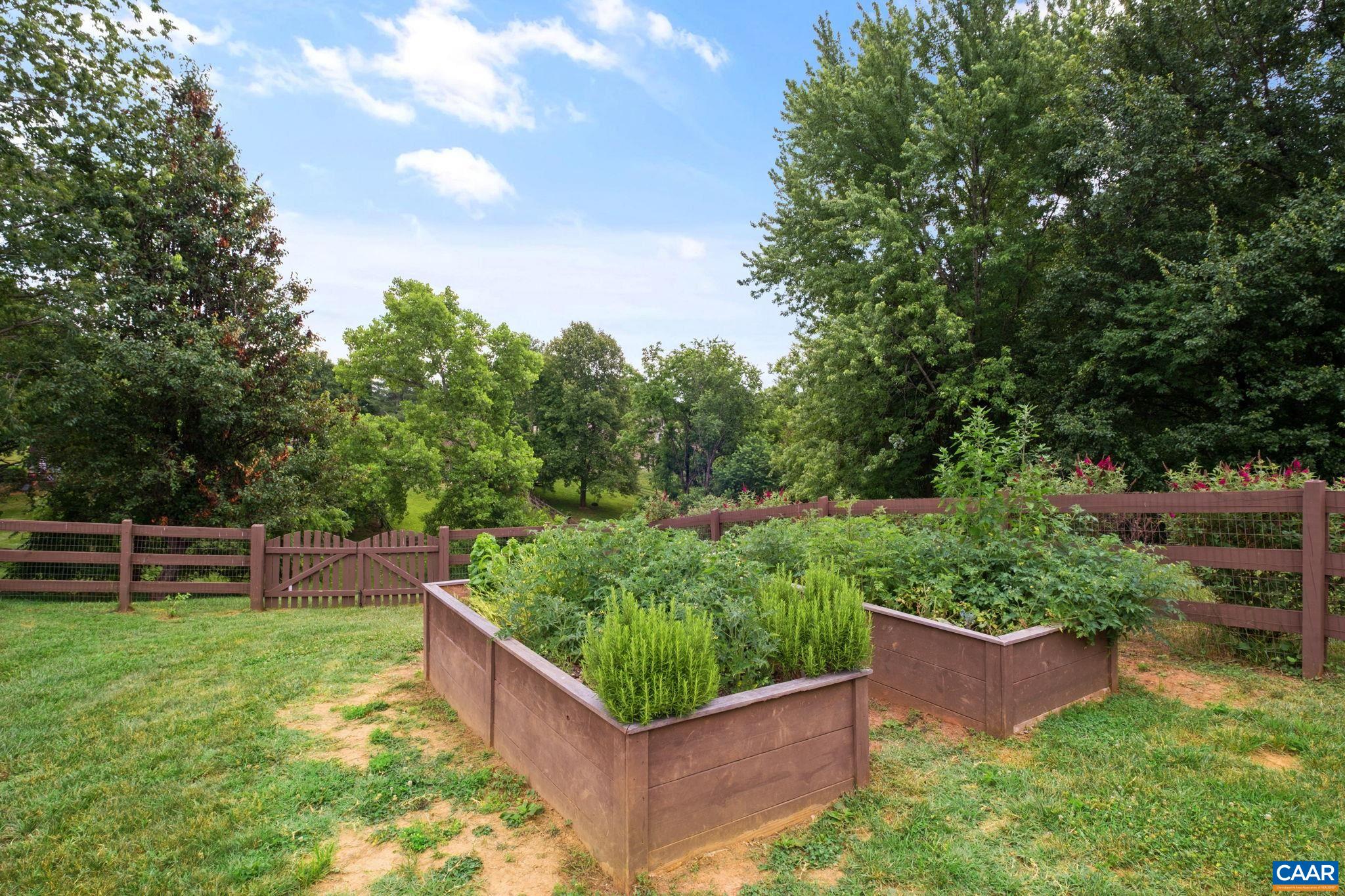 1067 HIGHLAND DR, CHARLOTTESVILLE, Virginia 22901, 3 Bedrooms Bedrooms, ,2 BathroomsBathrooms,Residential,1067 HIGHLAND DR,678687 MLS # 678687 1067 HIGHLAND DR, CHARLOTTESVILLE, Virginia 22901, 3 Bedrooms Bedrooms, ,2 BathroomsBathrooms,Residential,1067 HIGHLAND DR,678687 MLS # 678687
