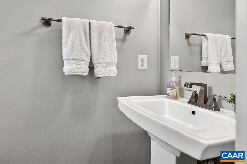 3413 STEAMER DR, CHARLOTTESVILLE, Virginia 22947, 4 Bedrooms Bedrooms, ,3 BathroomsBathrooms,Residential,3413 STEAMER DR,678458 MLS # 678458 3413 STEAMER DR, CHARLOTTESVILLE, Virginia 22947, 4 Bedrooms Bedrooms, ,3 BathroomsBathrooms,Residential,3413 STEAMER DR,678458 MLS # 678458