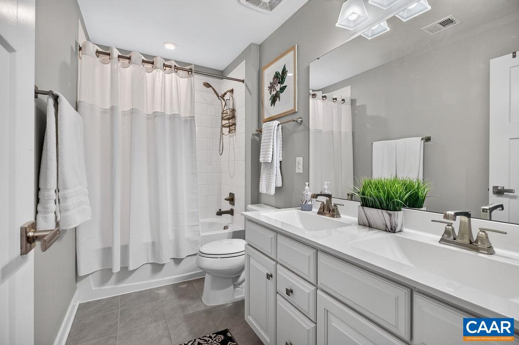 3413 STEAMER DR, CHARLOTTESVILLE, Virginia 22947, 4 Bedrooms Bedrooms, ,3 BathroomsBathrooms,Residential,3413 STEAMER DR,678458 MLS # 678458 3413 STEAMER DR, CHARLOTTESVILLE, Virginia 22947, 4 Bedrooms Bedrooms, ,3 BathroomsBathrooms,Residential,3413 STEAMER DR,678458 MLS # 678458
