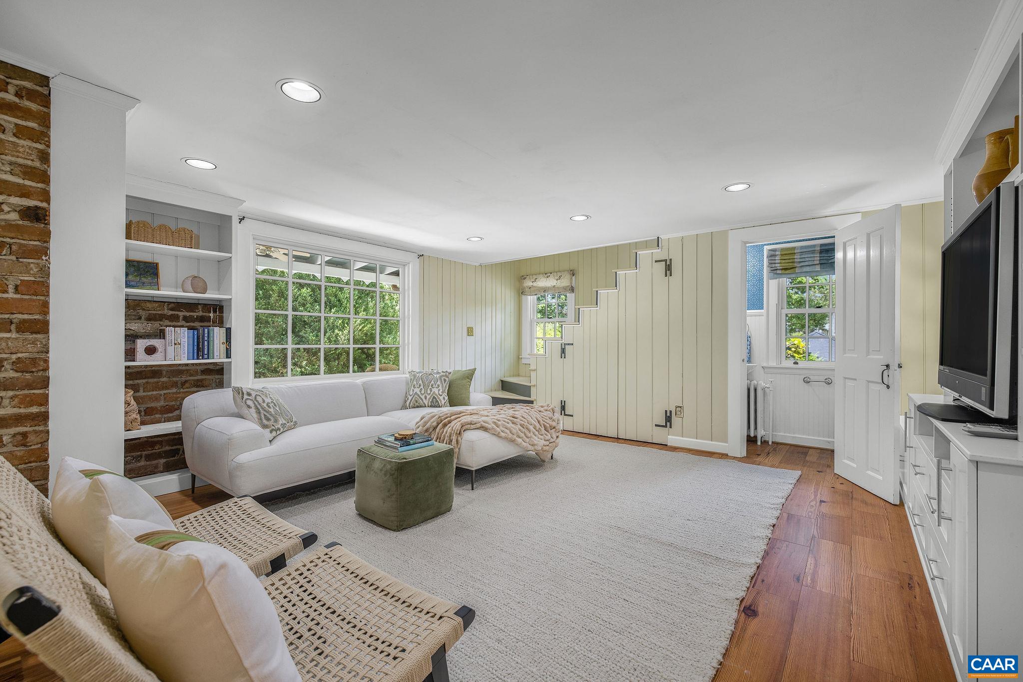 1868 EDGEWOOD LN, CHARLOTTESVILLE, Virginia 22903, 3 Bedrooms Bedrooms, ,2 BathroomsBathrooms,Residential,1868 Edgewood Lane,1868 EDGEWOOD LN,678638 MLS # 678638