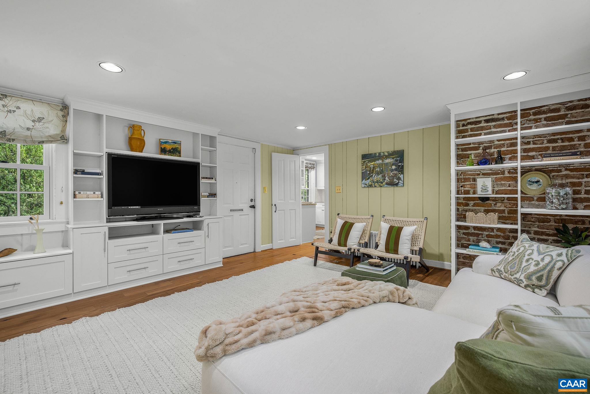 1868 EDGEWOOD LN, CHARLOTTESVILLE, Virginia 22903, 3 Bedrooms Bedrooms, ,2 BathroomsBathrooms,Residential,1868 Edgewood Lane,1868 EDGEWOOD LN,678638 MLS # 678638