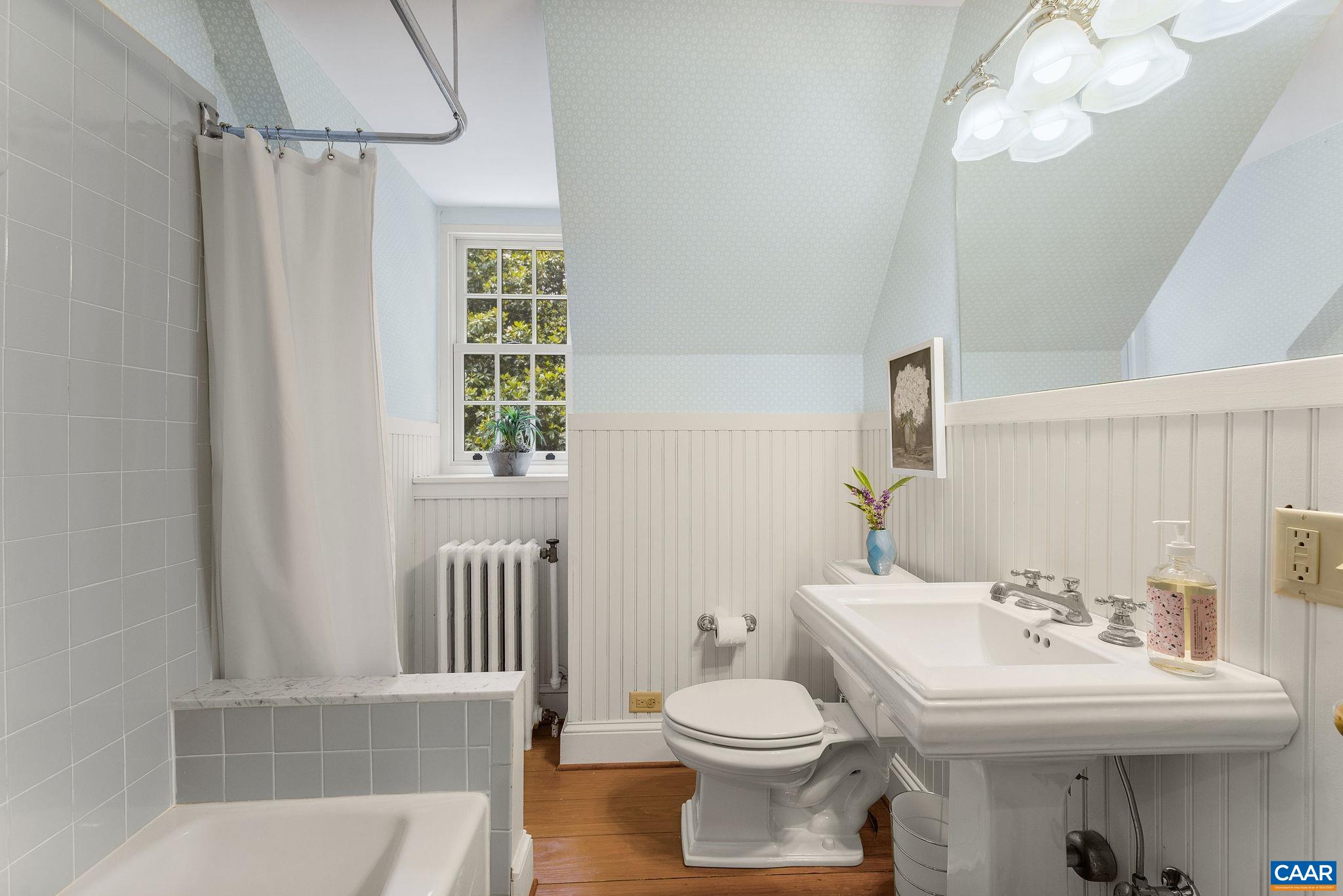 1868 EDGEWOOD LN, CHARLOTTESVILLE, Virginia 22903, 3 Bedrooms Bedrooms, ,2 BathroomsBathrooms,Residential,1868 Edgewood Lane,1868 EDGEWOOD LN,678638 MLS # 678638