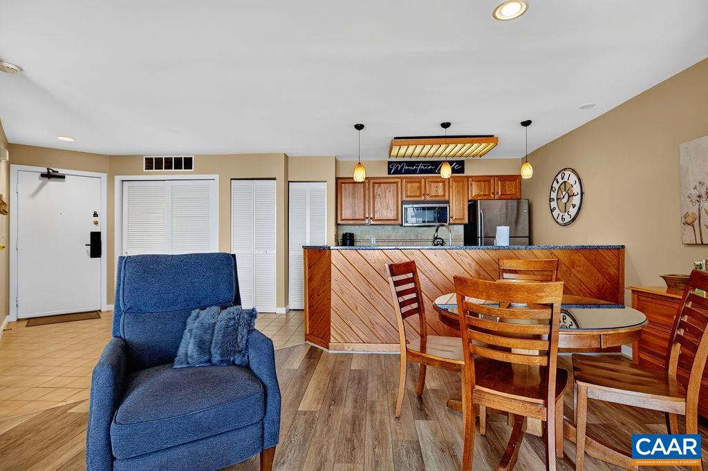 1587 VISTAS CONDOS, WINTERGREEN, Virginia 22967, 1 Bedroom Bedrooms, ,2 BathroomsBathrooms,Residential,1587 VISTAS CONDOS,678691 MLS # 678691 1587 VISTAS CONDOS, WINTERGREEN, Virginia 22967, 1 Bedroom Bedrooms, ,2 BathroomsBathrooms,Residential,1587 VISTAS CONDOS,678691 MLS # 678691