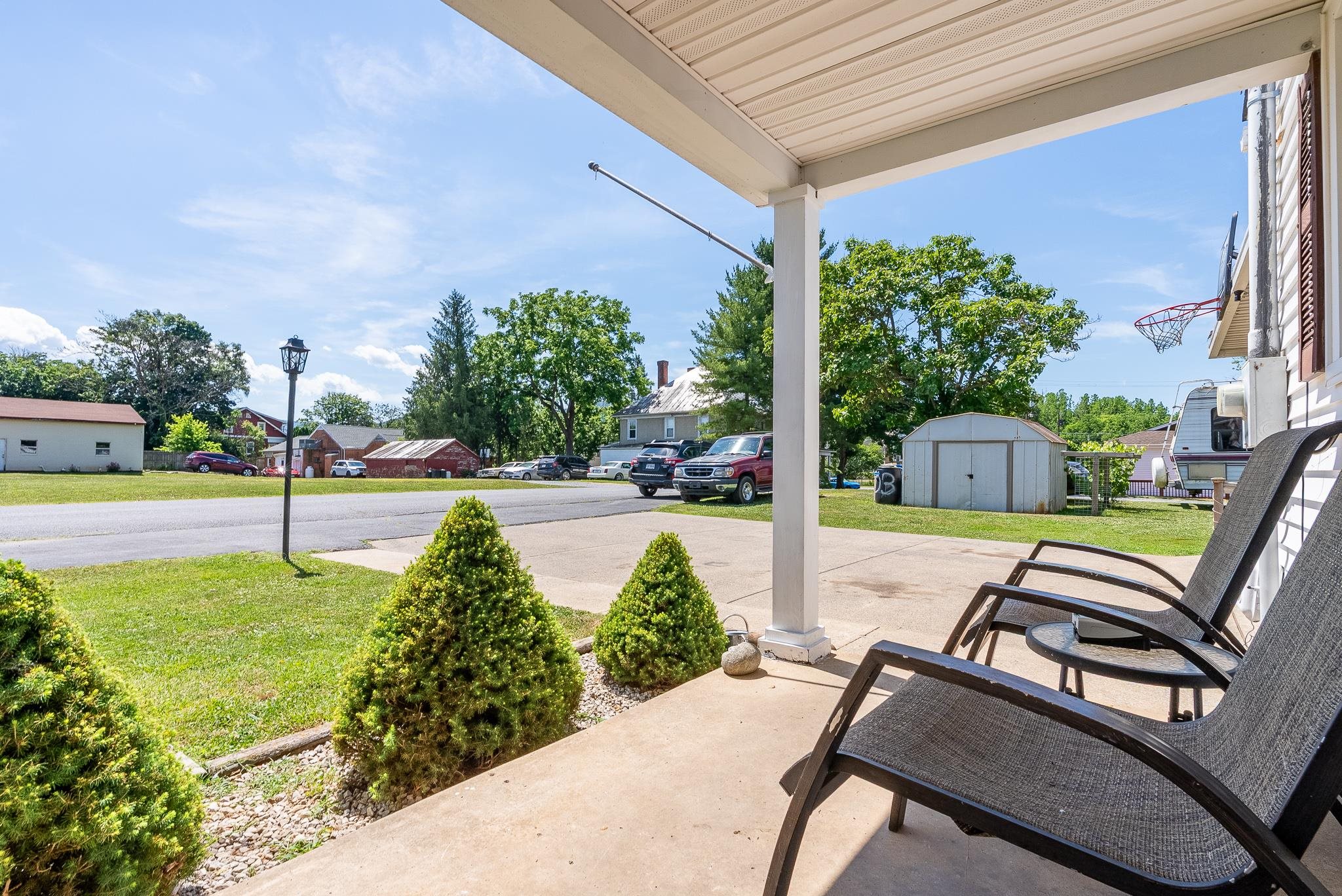 603 GIBBONS AVE, ELKTON, Virginia 22827, 3 Bedrooms Bedrooms, ,1 BathroomBathrooms,Residential,603 GIBBONS AVE,678696 MLS # 678696