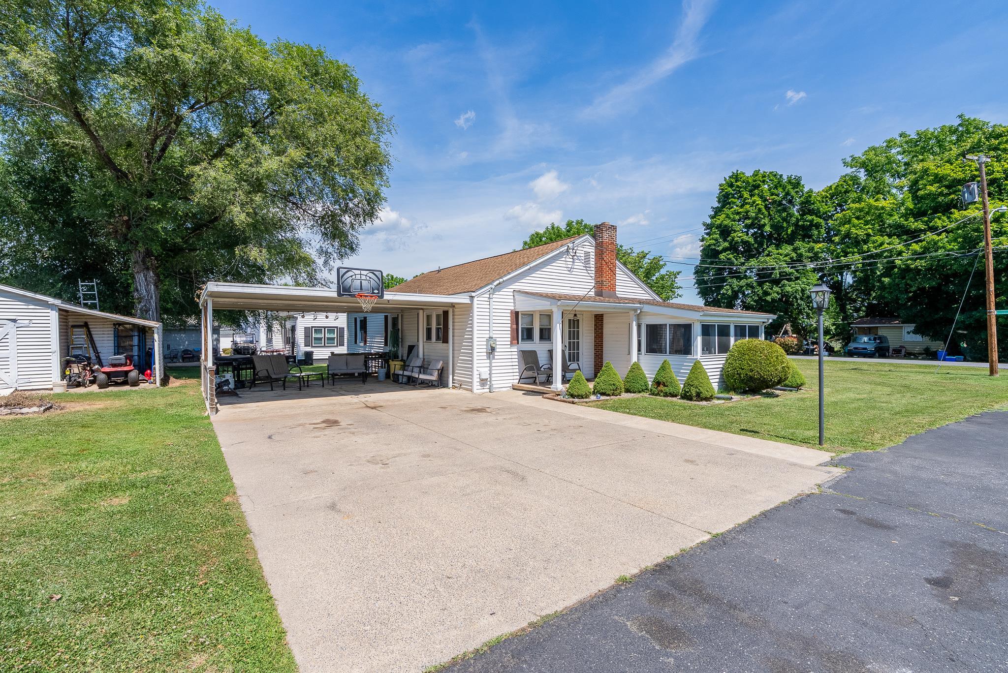 603 GIBBONS AVE, ELKTON, Virginia 22827, 3 Bedrooms Bedrooms, ,1 BathroomBathrooms,Residential,603 GIBBONS AVE,678696 MLS # 678696