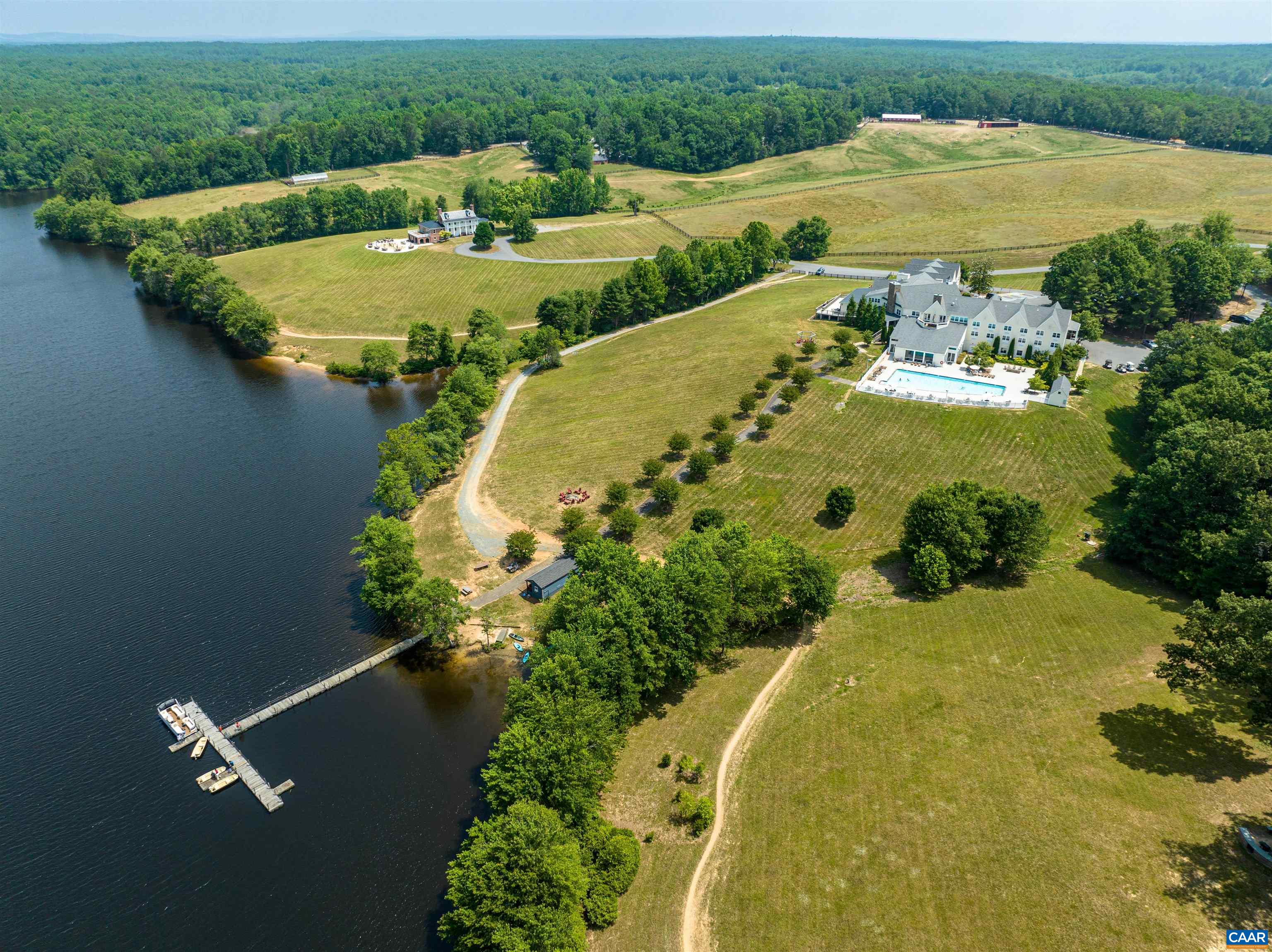 Shenandoah Crossing Resort in Gordonsville, Virginia, is a 1,000  acre outdoor playground offering everything from horseback riding and water sports on Lake Izac to free mini-golf, indoor/outdoor pools, and relaxing resort crafts.