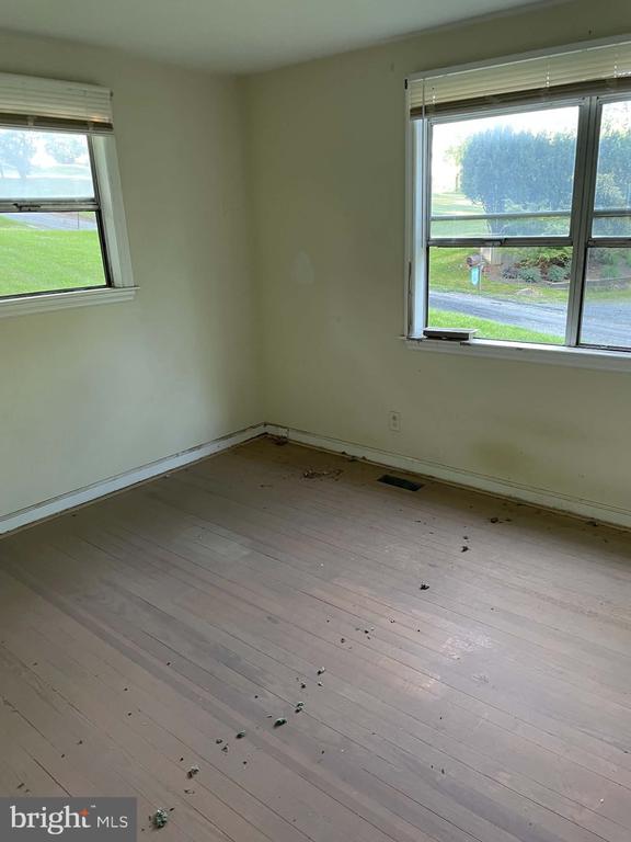 6040 COON TREE RD, THE PLAINS, Virginia 20198, 2 Bedrooms Bedrooms, ,1 BathroomBathrooms,Residential,6040 COON TREE RD,VAFQ2022706 MLS # VAFQ2022706