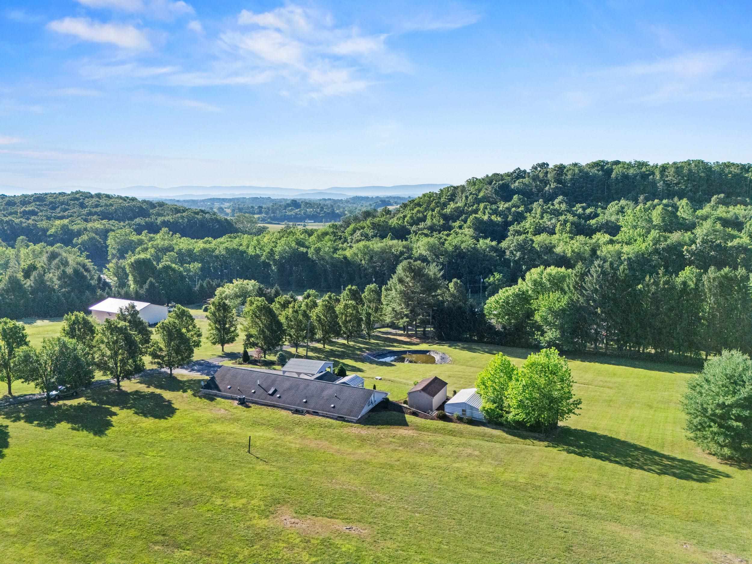 963 LEE JACKSON HWY, STAUNTON, Virginia 24401, 2 Bedrooms Bedrooms, ,2 BathroomsBathrooms,Residential,963 LEE JACKSON HWY,678701 MLS # 678701 963 LEE JACKSON HWY, STAUNTON, Virginia 24401, 2 Bedrooms Bedrooms, ,2 BathroomsBathrooms,Residential,963 LEE JACKSON HWY,678701 MLS # 678701