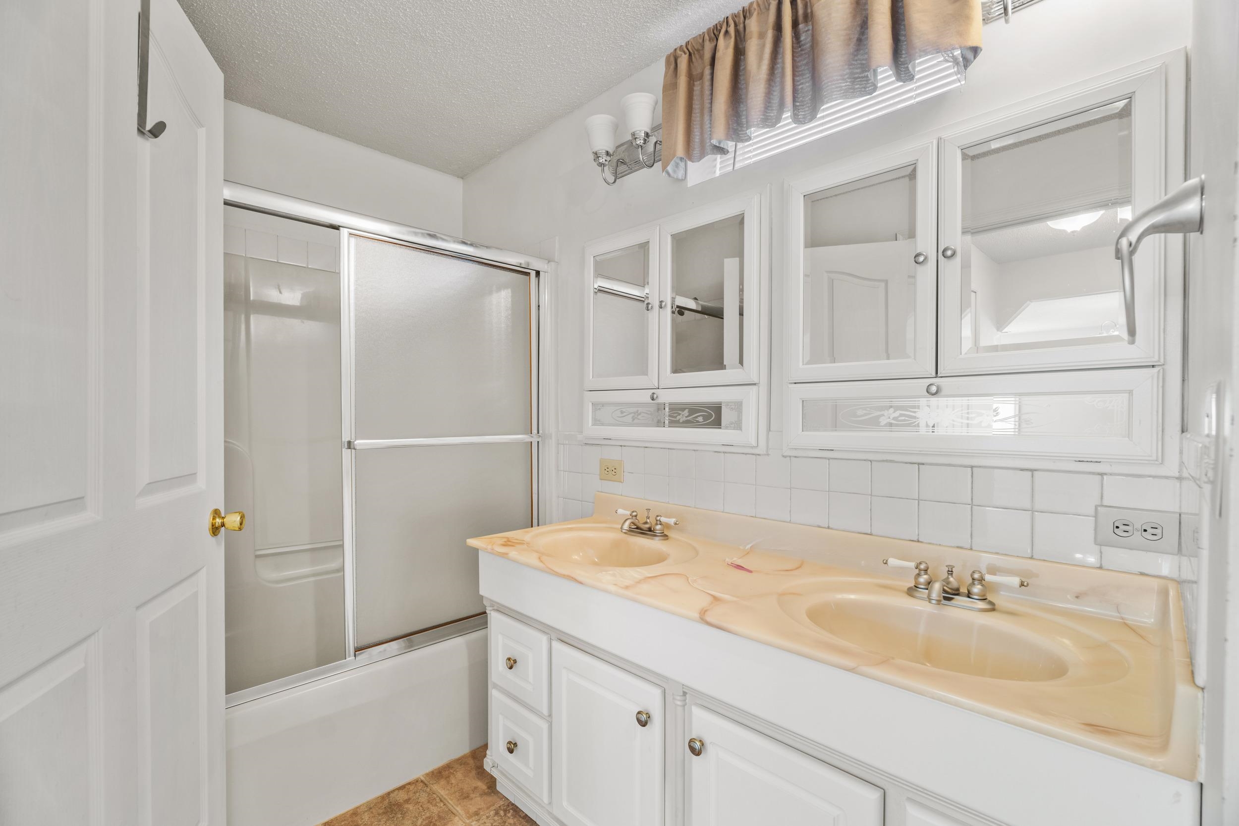 963 LEE JACKSON HWY, STAUNTON, Virginia 24401, 2 Bedrooms Bedrooms, ,2 BathroomsBathrooms,Residential,963 LEE JACKSON HWY,678701 MLS # 678701 963 LEE JACKSON HWY, STAUNTON, Virginia 24401, 2 Bedrooms Bedrooms, ,2 BathroomsBathrooms,Residential,963 LEE JACKSON HWY,678701 MLS # 678701