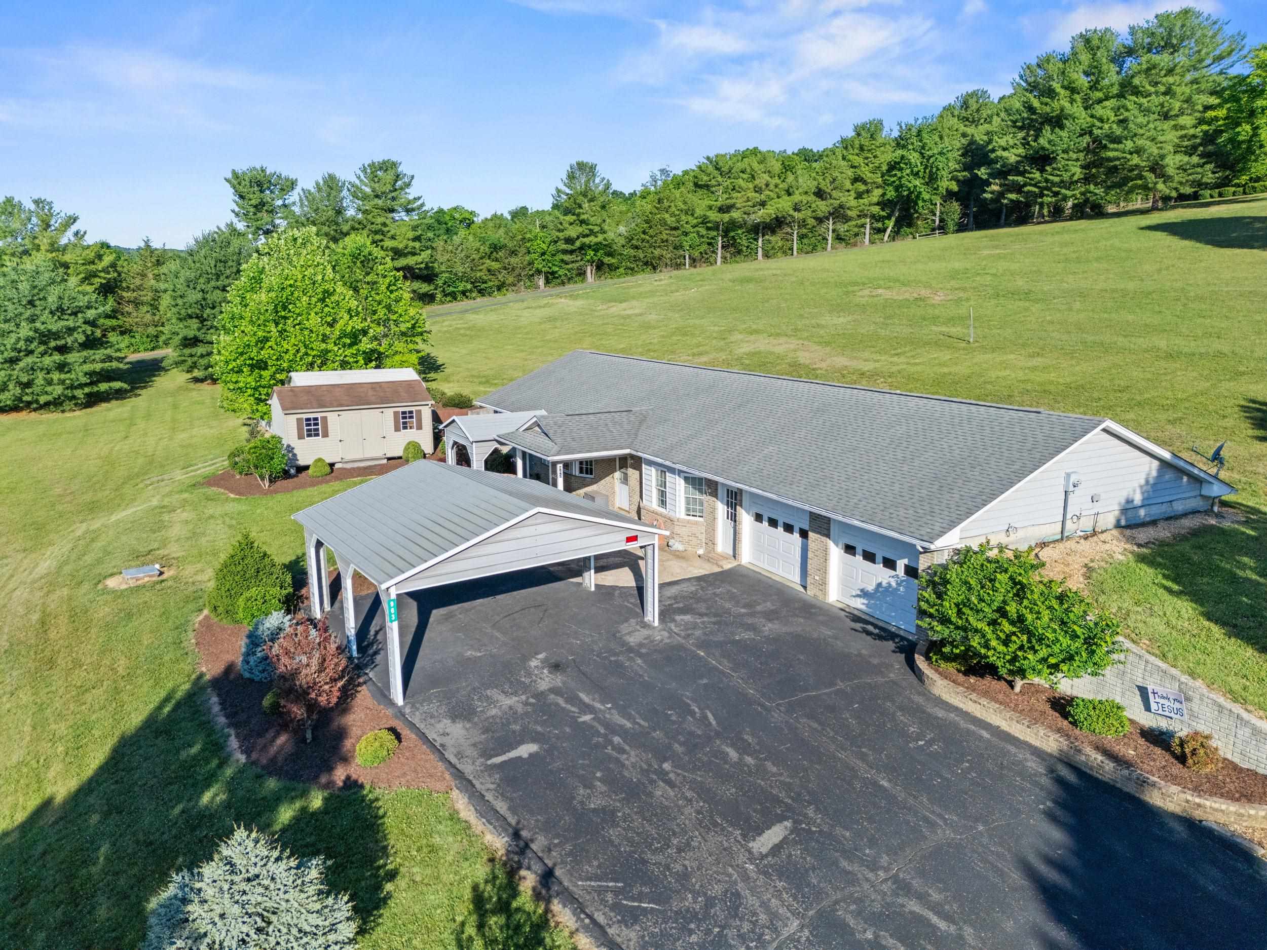 963 LEE JACKSON HWY, STAUNTON, Virginia 24401, 2 Bedrooms Bedrooms, ,2 BathroomsBathrooms,Residential,963 LEE JACKSON HWY,678701 MLS # 678701 963 LEE JACKSON HWY, STAUNTON, Virginia 24401, 2 Bedrooms Bedrooms, ,2 BathroomsBathrooms,Residential,963 LEE JACKSON HWY,678701 MLS # 678701