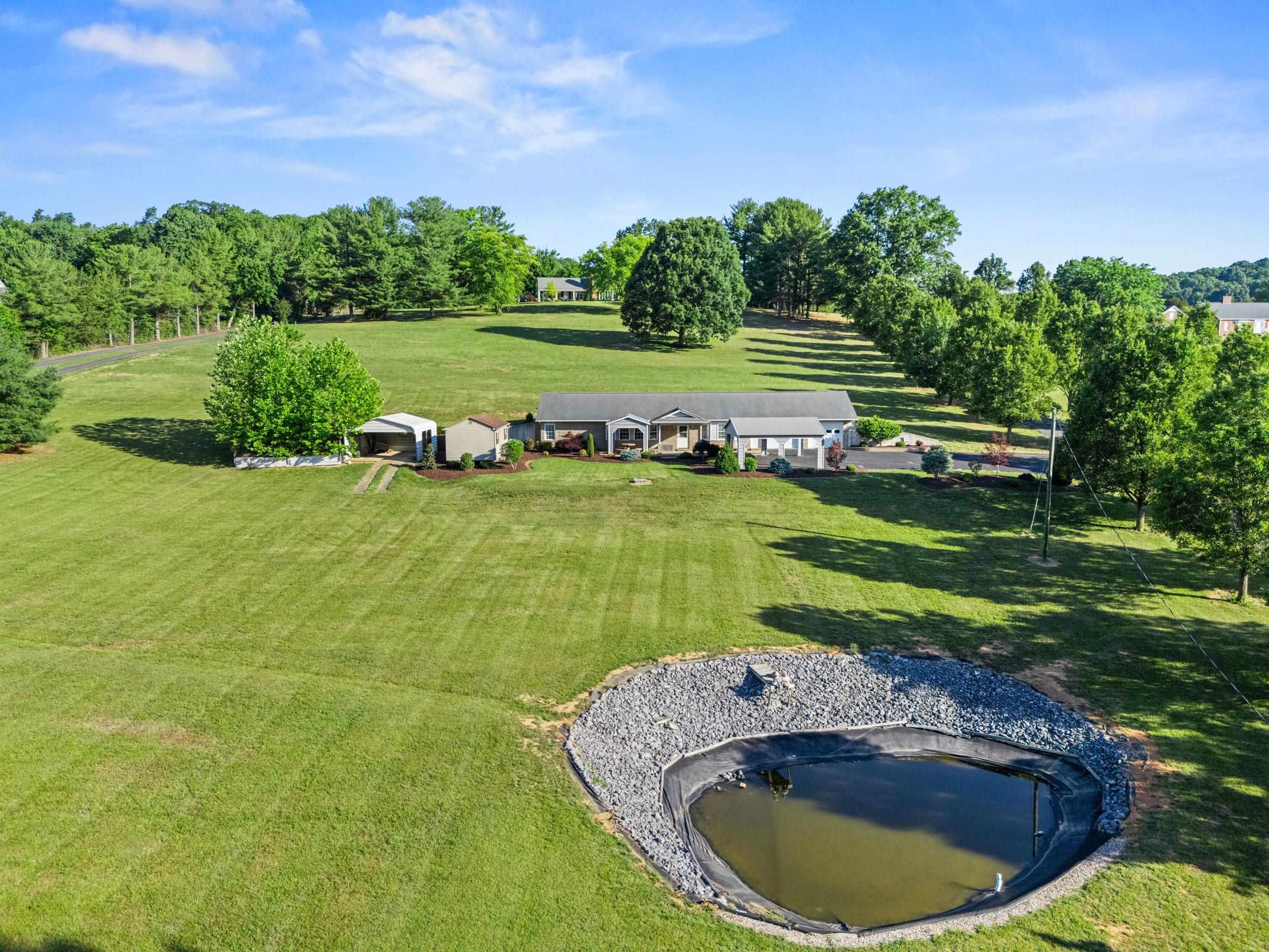 963 LEE JACKSON HWY, STAUNTON, Virginia 24401, 2 Bedrooms Bedrooms, ,2 BathroomsBathrooms,Residential,963 LEE JACKSON HWY,678701 MLS # 678701 963 LEE JACKSON HWY, STAUNTON, Virginia 24401, 2 Bedrooms Bedrooms, ,2 BathroomsBathrooms,Residential,963 LEE JACKSON HWY,678701 MLS # 678701