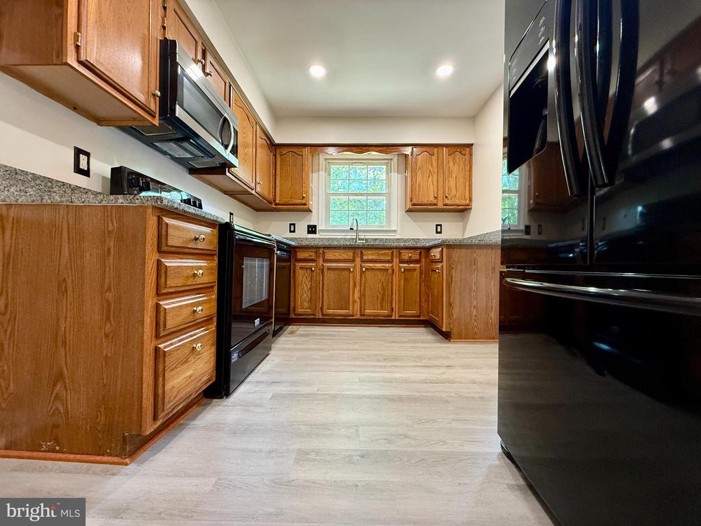 10800 WOODLAND DR, FREDERICKSBURG, Virginia 22407, 3 Bedrooms Bedrooms, ,2 BathroomsBathrooms,Residential,10800 WOODLAND DR,VASP2040806 MLS # VASP2040806