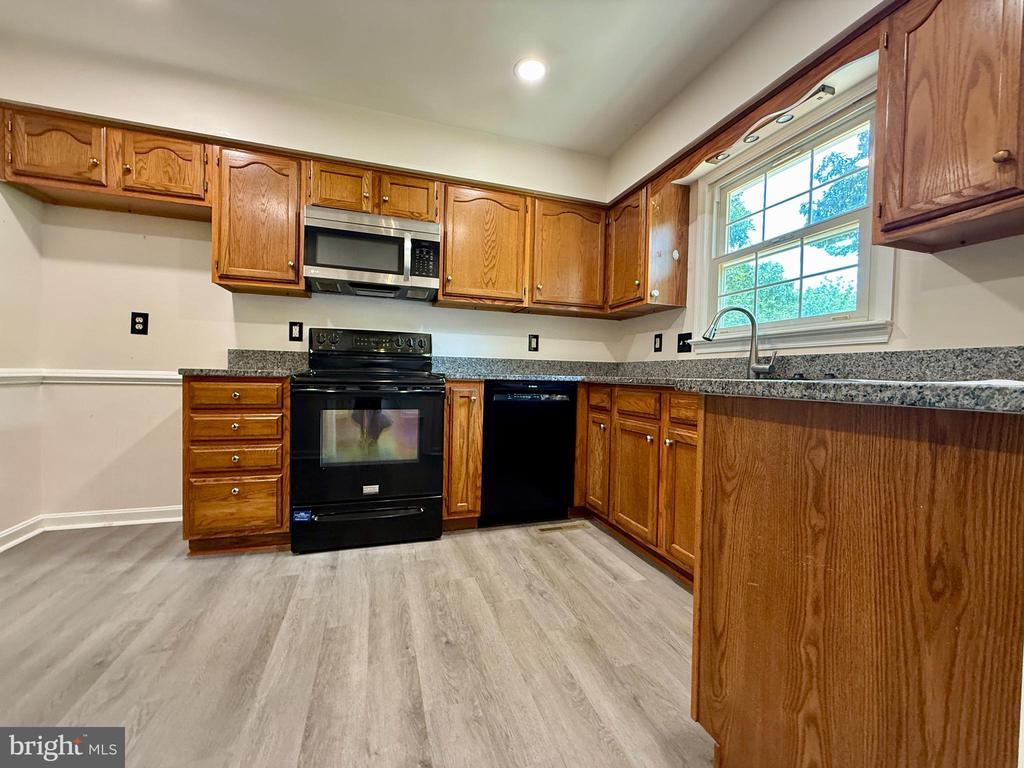 10800 WOODLAND DR, FREDERICKSBURG, Virginia 22407, 3 Bedrooms Bedrooms, ,2 BathroomsBathrooms,Residential,10800 WOODLAND DR,VASP2040806 MLS # VASP2040806