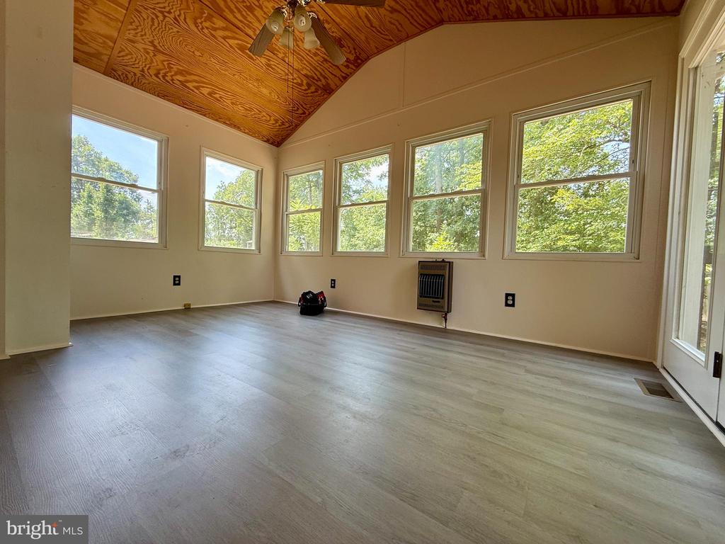 10800 WOODLAND DR, FREDERICKSBURG, Virginia 22407, 3 Bedrooms Bedrooms, ,2 BathroomsBathrooms,Residential,10800 WOODLAND DR,VASP2040806 MLS # VASP2040806