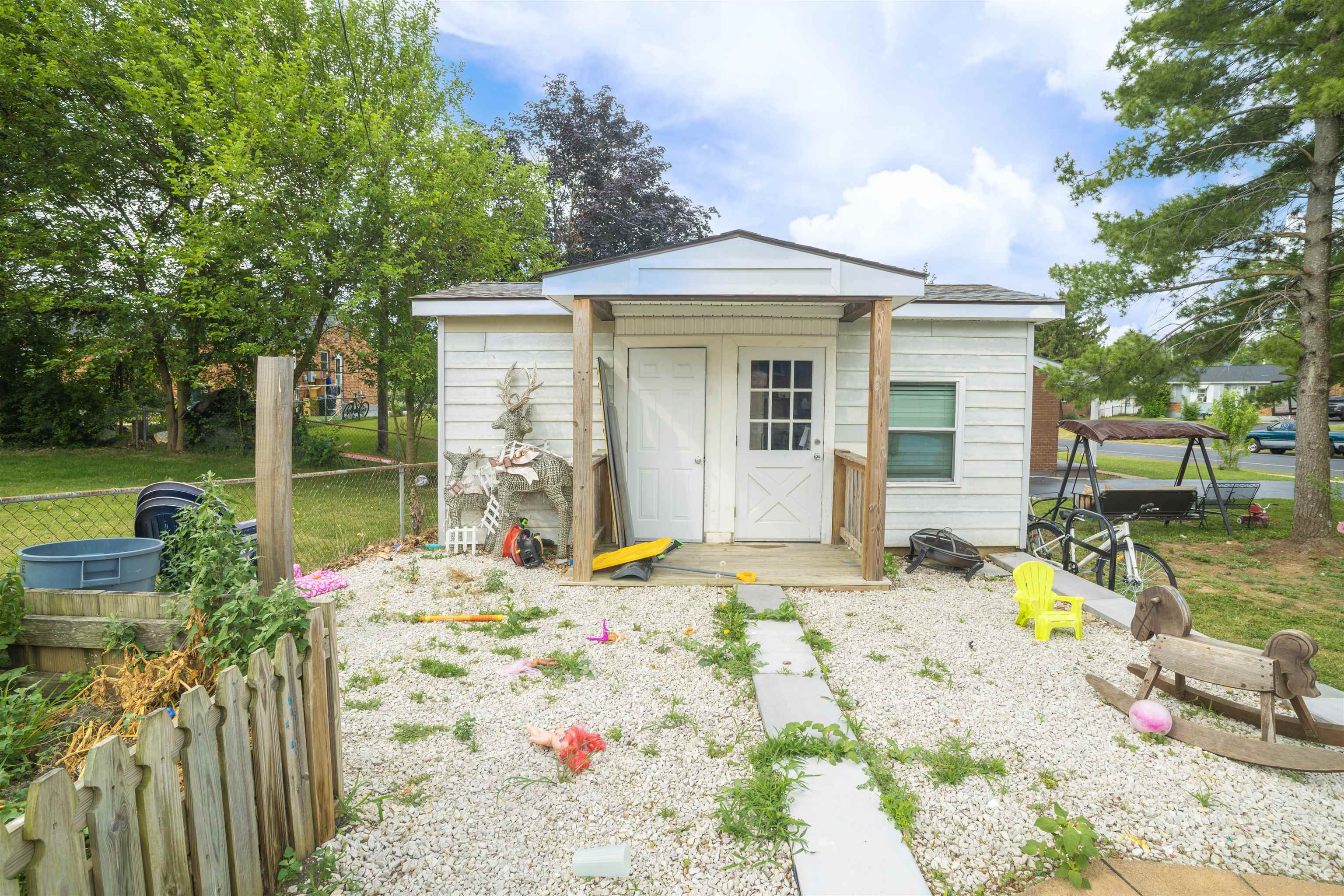 99 SOUTH AVE, HARRISONBURG, Virginia 22801, 4 Bedrooms Bedrooms, ,2 BathroomsBathrooms,Residential,99 SOUTH AVE,678727 MLS # 678727