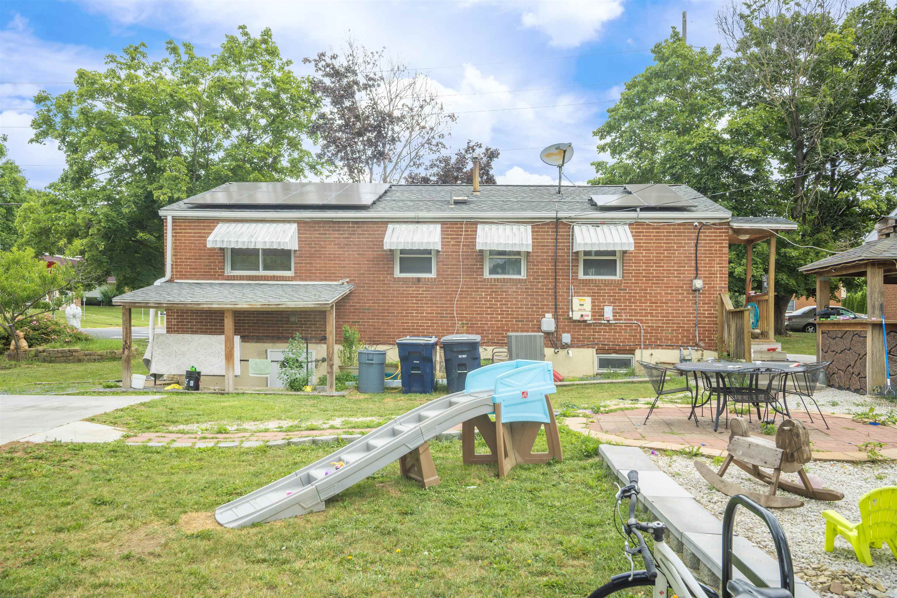 99 SOUTH AVE, HARRISONBURG, Virginia 22801, 4 Bedrooms Bedrooms, ,2 BathroomsBathrooms,Residential,99 SOUTH AVE,678727 MLS # 678727