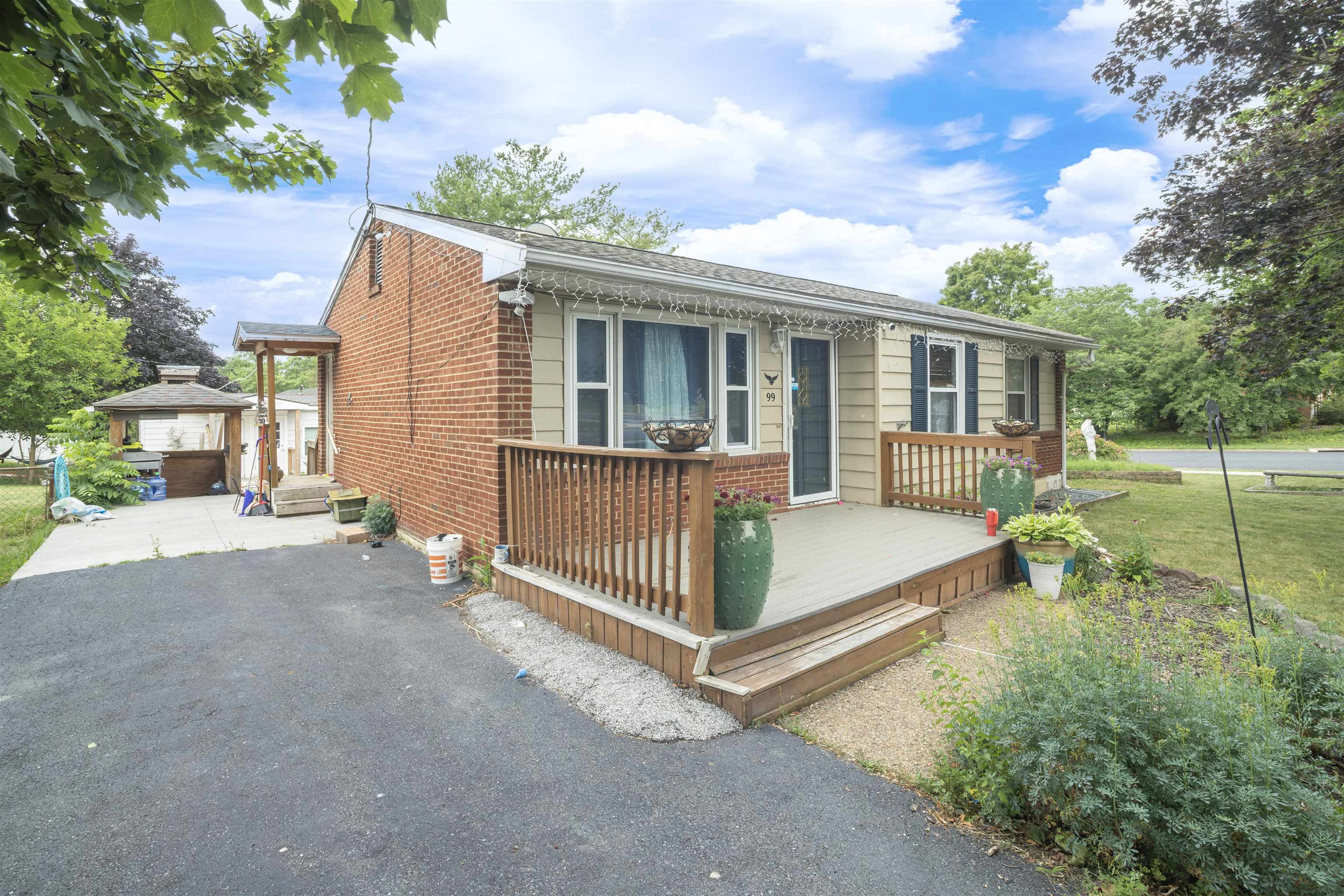 99 SOUTH AVE, HARRISONBURG, Virginia 22801, 4 Bedrooms Bedrooms, ,2 BathroomsBathrooms,Residential,99 SOUTH AVE,678727 MLS # 678727