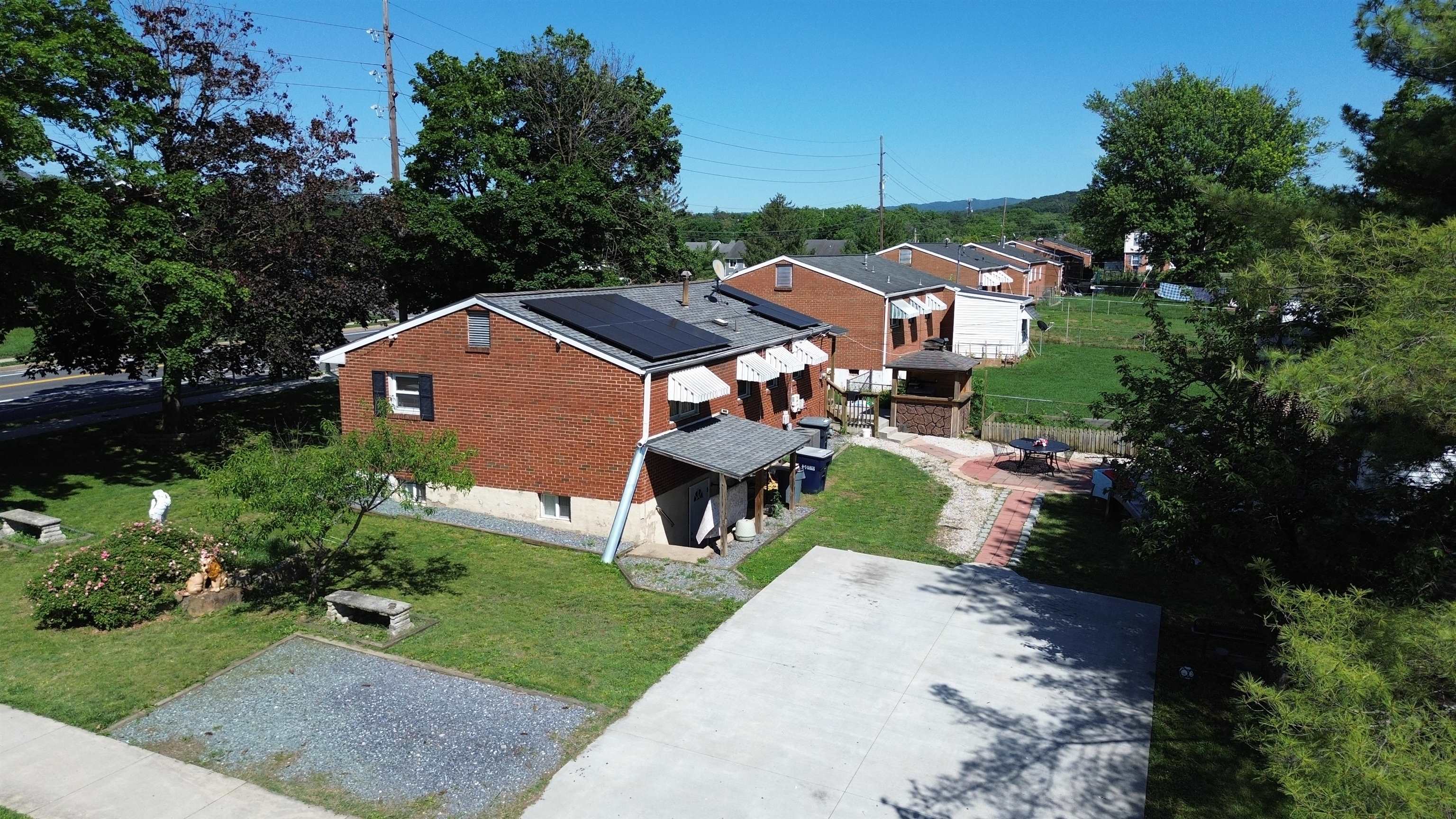 99 SOUTH AVE, HARRISONBURG, Virginia 22801, 4 Bedrooms Bedrooms, ,2 BathroomsBathrooms,Residential,99 SOUTH AVE,678727 MLS # 678727