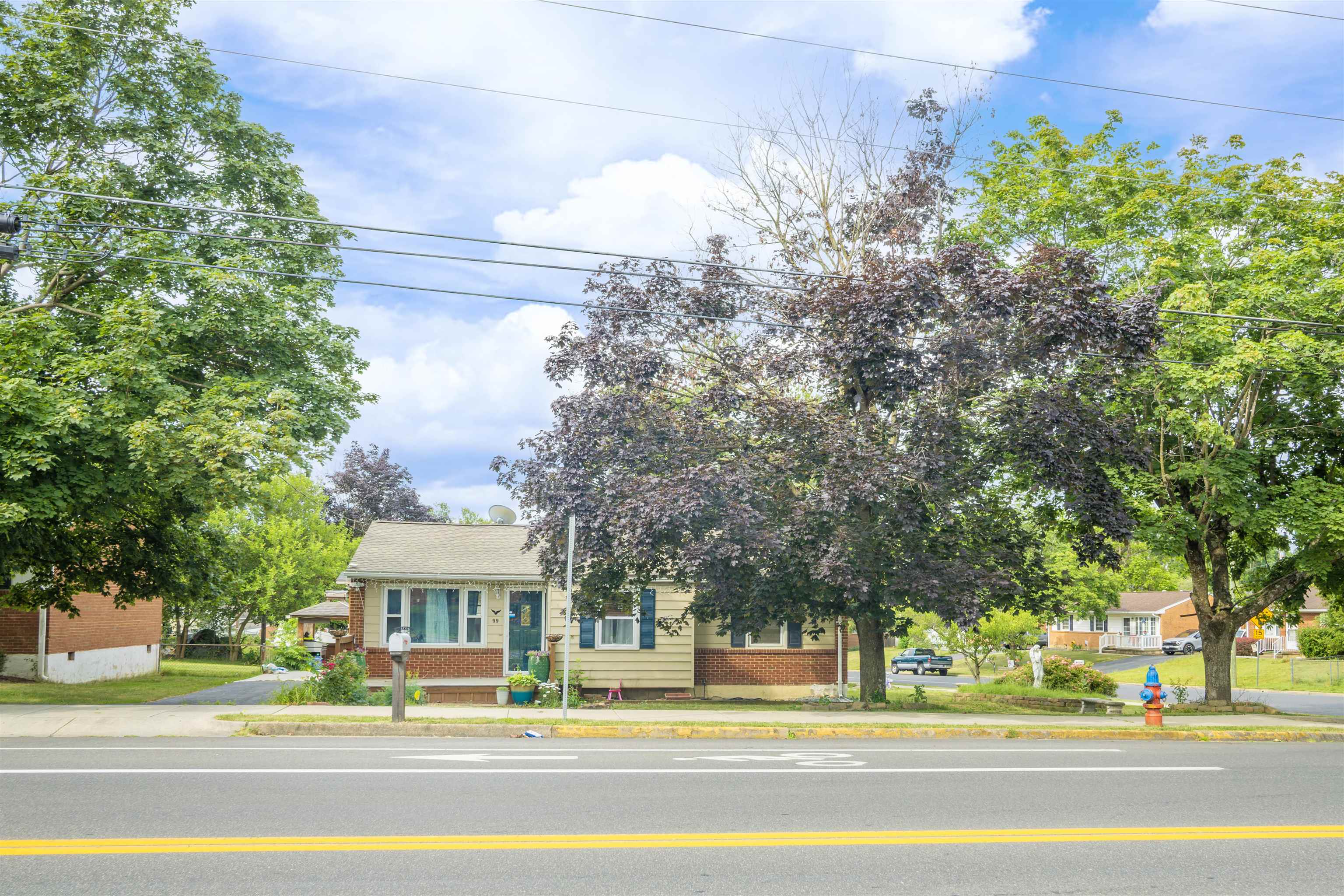 99 SOUTH AVE, HARRISONBURG, Virginia 22801, 4 Bedrooms Bedrooms, ,2 BathroomsBathrooms,Residential,99 SOUTH AVE,678727 MLS # 678727