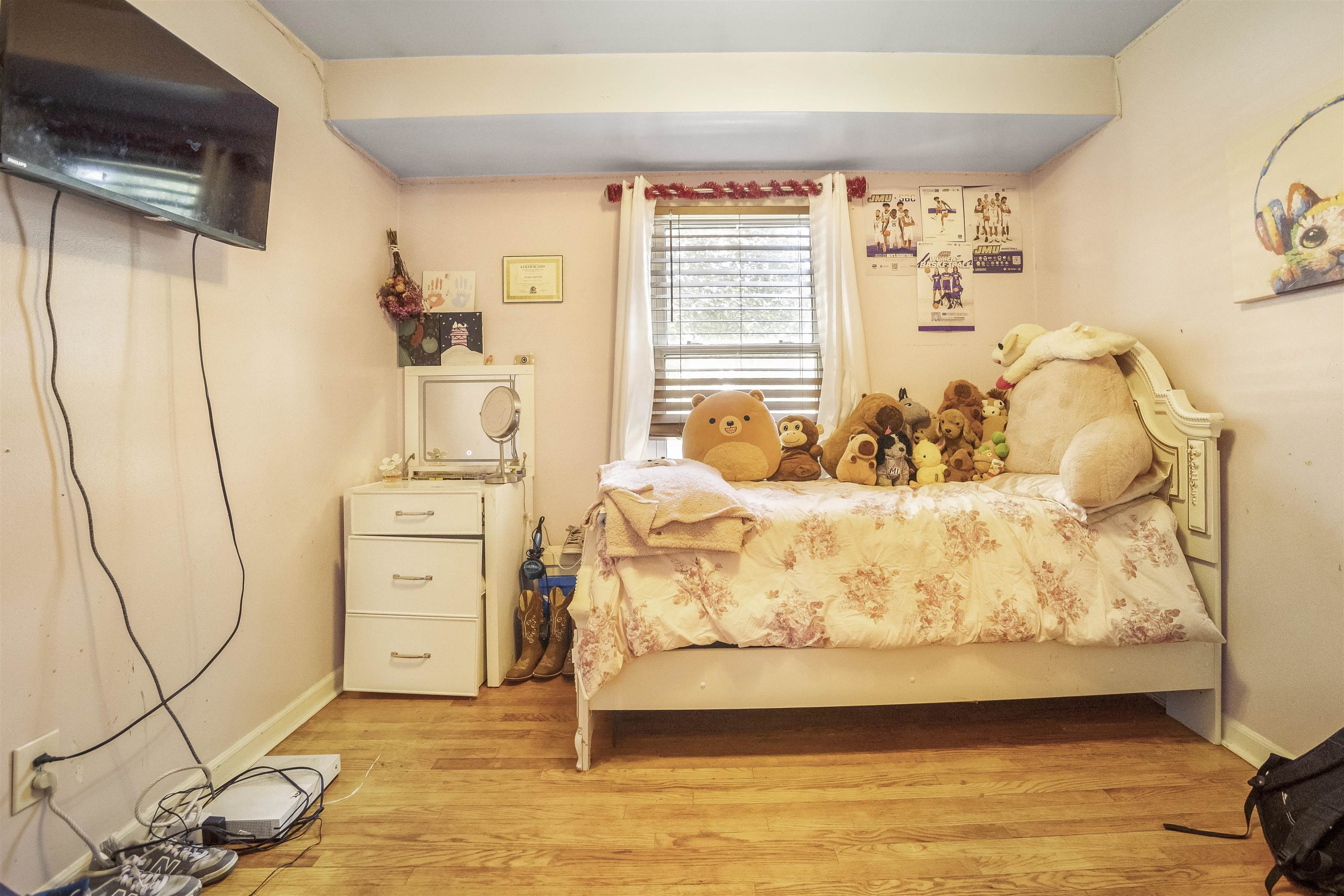 99 SOUTH AVE, HARRISONBURG, Virginia 22801, 4 Bedrooms Bedrooms, ,2 BathroomsBathrooms,Residential,99 SOUTH AVE,678727 MLS # 678727