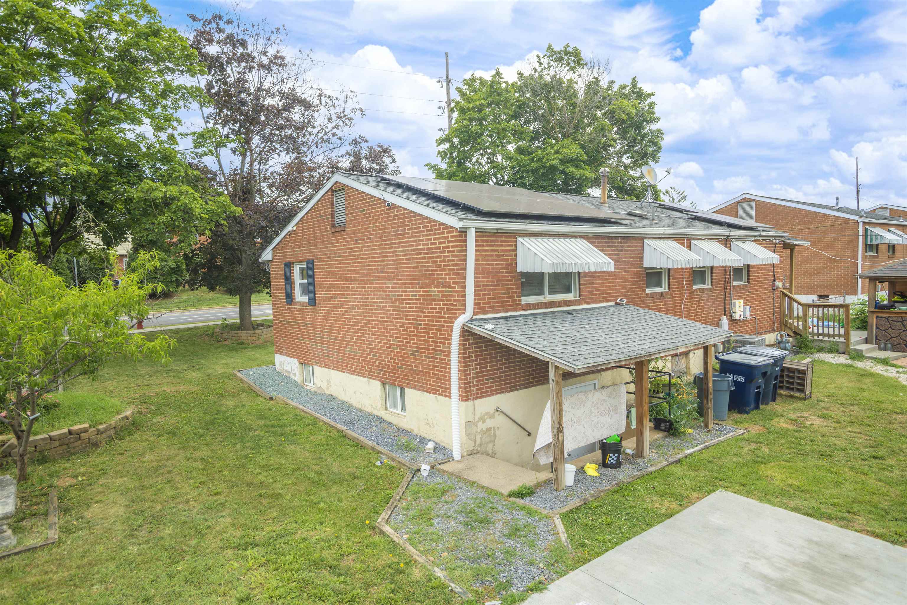 99 SOUTH AVE, HARRISONBURG, Virginia 22801, 4 Bedrooms Bedrooms, ,2 BathroomsBathrooms,Residential,99 SOUTH AVE,678727 MLS # 678727