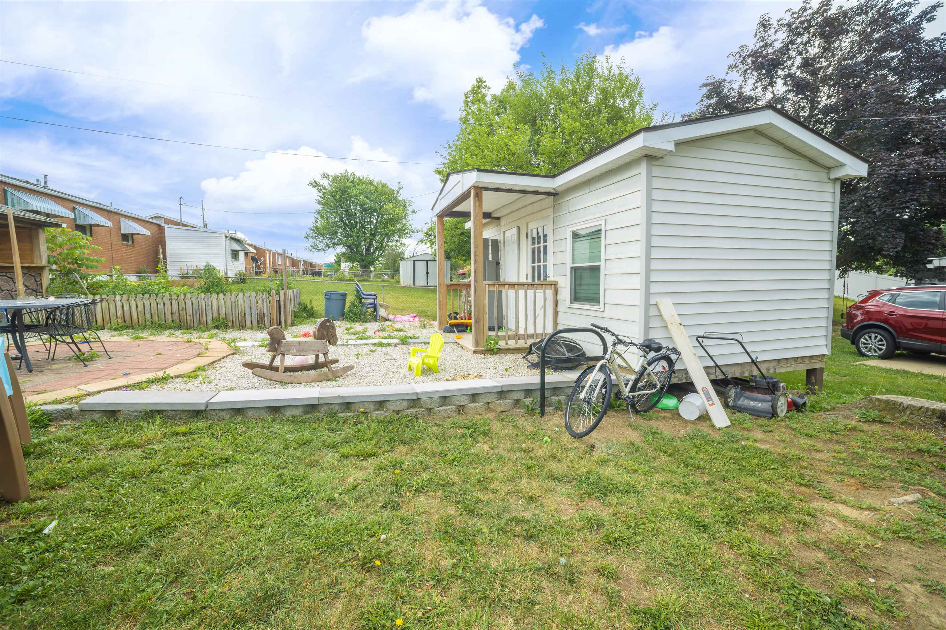 99 SOUTH AVE, HARRISONBURG, Virginia 22801, 4 Bedrooms Bedrooms, ,2 BathroomsBathrooms,Residential,99 SOUTH AVE,678727 MLS # 678727