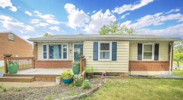 99 SOUTH AVE, HARRISONBURG, Virginia 22801, 4 Bedrooms Bedrooms, ,2 BathroomsBathrooms,Residential,99 SOUTH AVE,678727 MLS # 678727