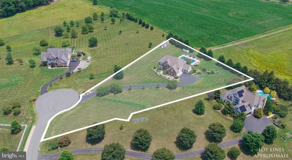 9909 AGNES LN, SPOTSYLVANIA, Virginia 22553, 6 Bedrooms Bedrooms, ,5 BathroomsBathrooms,Residential,9909 AGNES LN,VASP2043104 MLS # VASP2043104