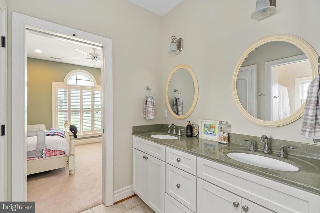 9909 AGNES LN, SPOTSYLVANIA, Virginia 22553, 6 Bedrooms Bedrooms, ,5 BathroomsBathrooms,Residential,9909 AGNES LN,VASP2043104 MLS # VASP2043104