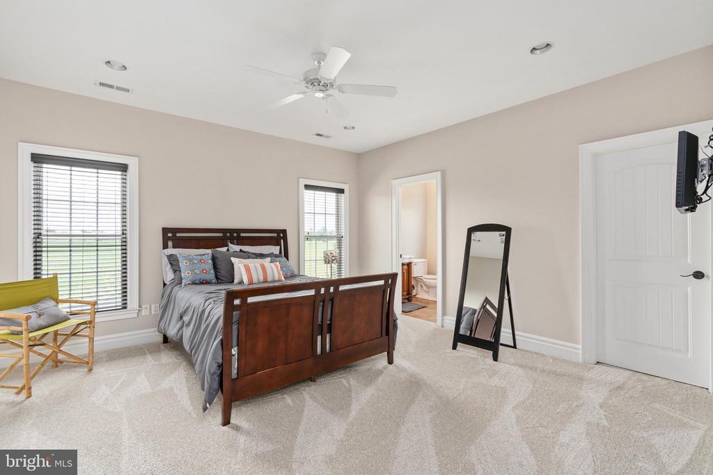 9909 AGNES LN, SPOTSYLVANIA, Virginia 22553, 6 Bedrooms Bedrooms, ,5 BathroomsBathrooms,Residential,9909 AGNES LN,VASP2043104 MLS # VASP2043104