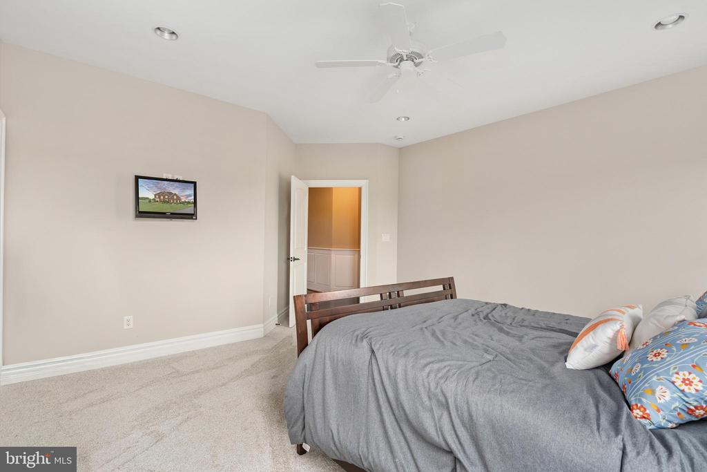 9909 AGNES LN, SPOTSYLVANIA, Virginia 22553, 6 Bedrooms Bedrooms, ,5 BathroomsBathrooms,Residential,9909 AGNES LN,VASP2043104 MLS # VASP2043104