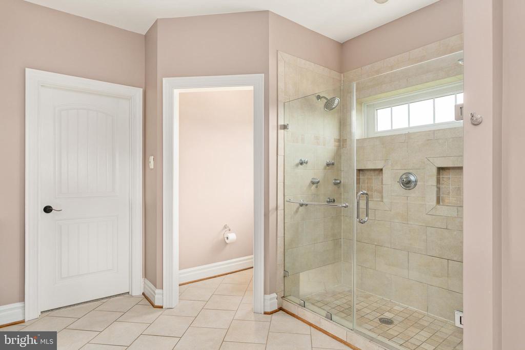 9909 AGNES LN, SPOTSYLVANIA, Virginia 22553, 6 Bedrooms Bedrooms, ,5 BathroomsBathrooms,Residential,9909 AGNES LN,VASP2043104 MLS # VASP2043104