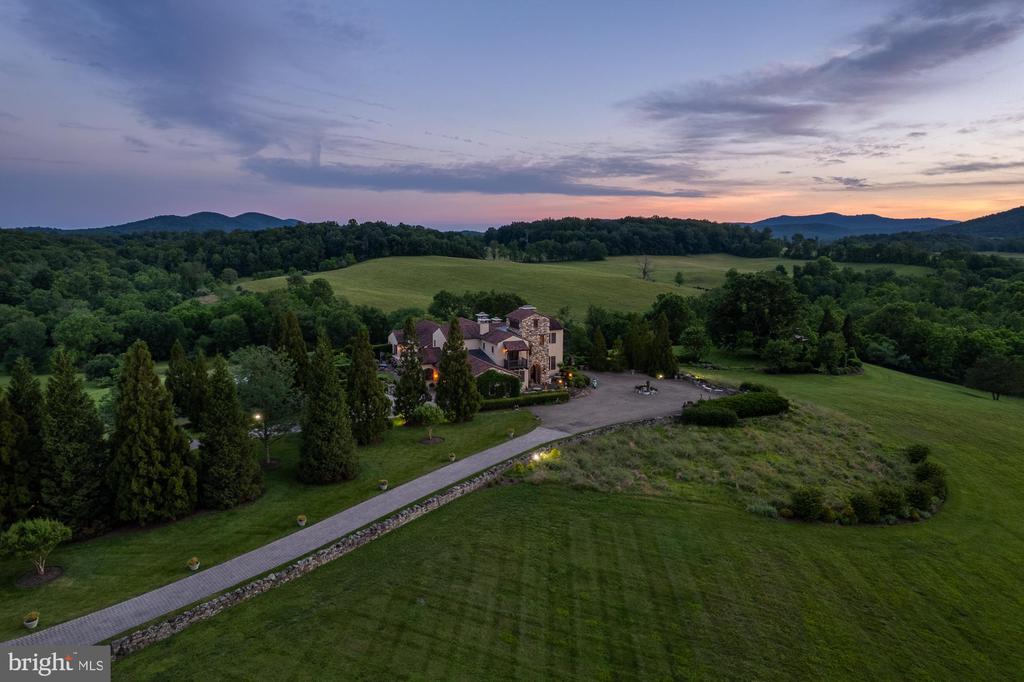 2525 GIBSON CT, DELAPLANE, Virginia 20144, 4 Bedrooms Bedrooms, ,3 BathroomsBathrooms,Residential,2525 GIBSON CT,VAFQ2022392 MLS # VAFQ2022392
