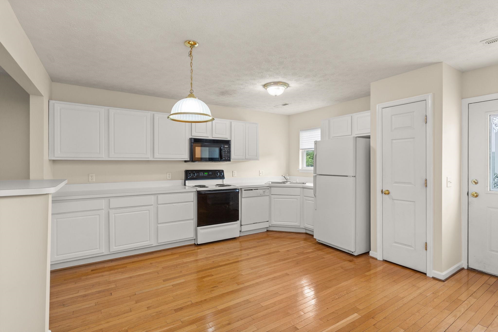 1280 VICTORIAN VILLAGE DR, HARRISONBURG, Virginia 22802, 3 Bedrooms Bedrooms, ,2 BathroomsBathrooms,Residential,1280 VICTORIAN VILLAGE DR,678734 MLS # 678734 1280 VICTORIAN VILLAGE DR, HARRISONBURG, Virginia 22802, 3 Bedrooms Bedrooms, ,2 BathroomsBathrooms,Residential,1280 VICTORIAN VILLAGE DR,678734 MLS # 678734