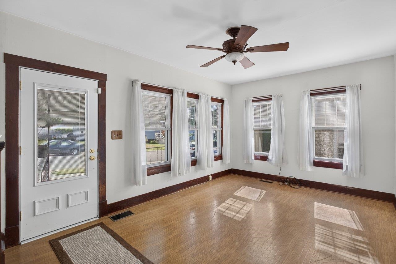 476 W WOLFE ST, HARRISONBURG, Virginia 22802, 2 Bedrooms Bedrooms, ,2 BathroomsBathrooms,Residential,476 W WOLFE ST,678736 MLS # 678736 476 W WOLFE ST, HARRISONBURG, Virginia 22802, 2 Bedrooms Bedrooms, ,2 BathroomsBathrooms,Residential,476 W WOLFE ST,678736 MLS # 678736